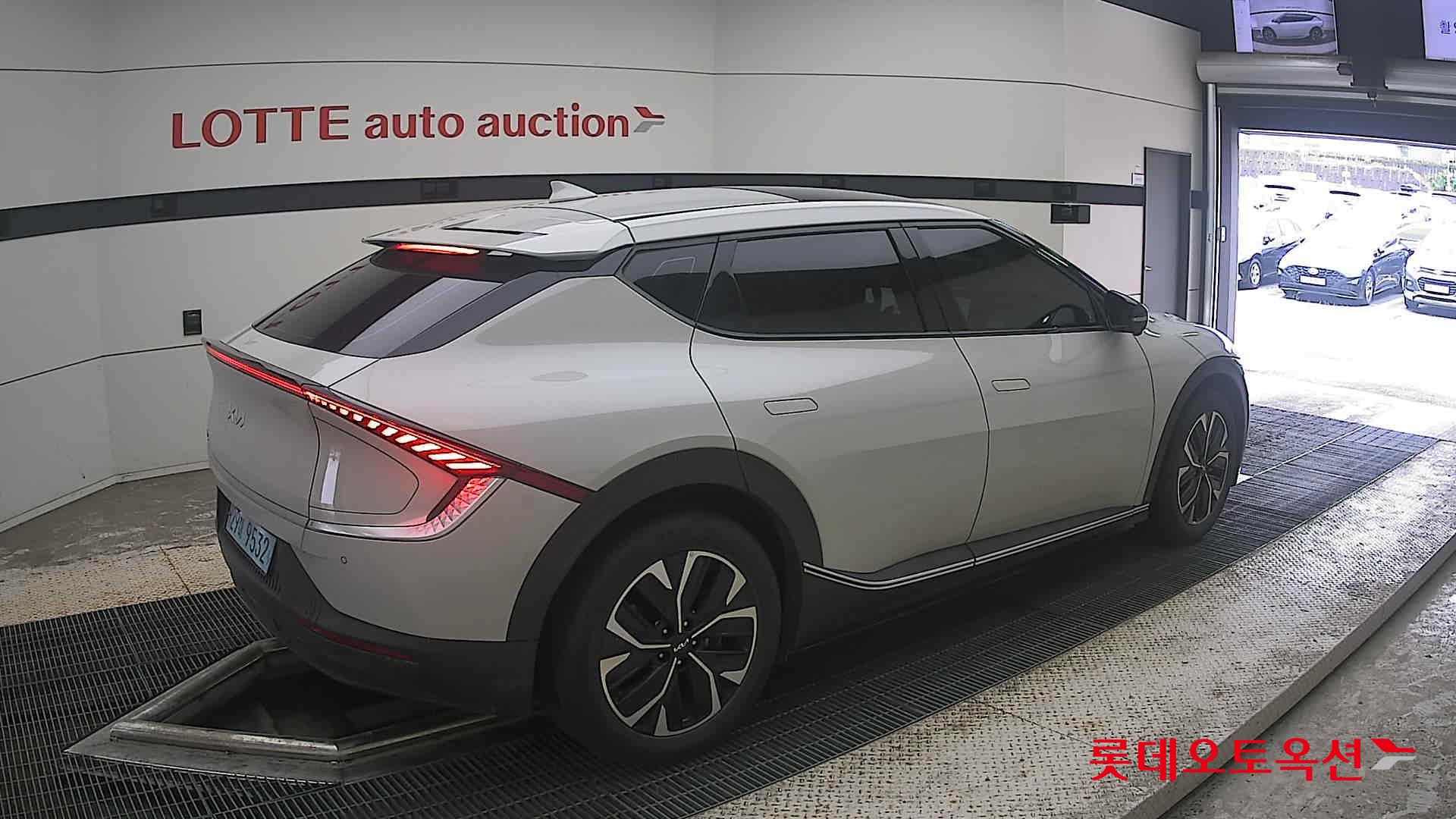 2022 - kia ev6