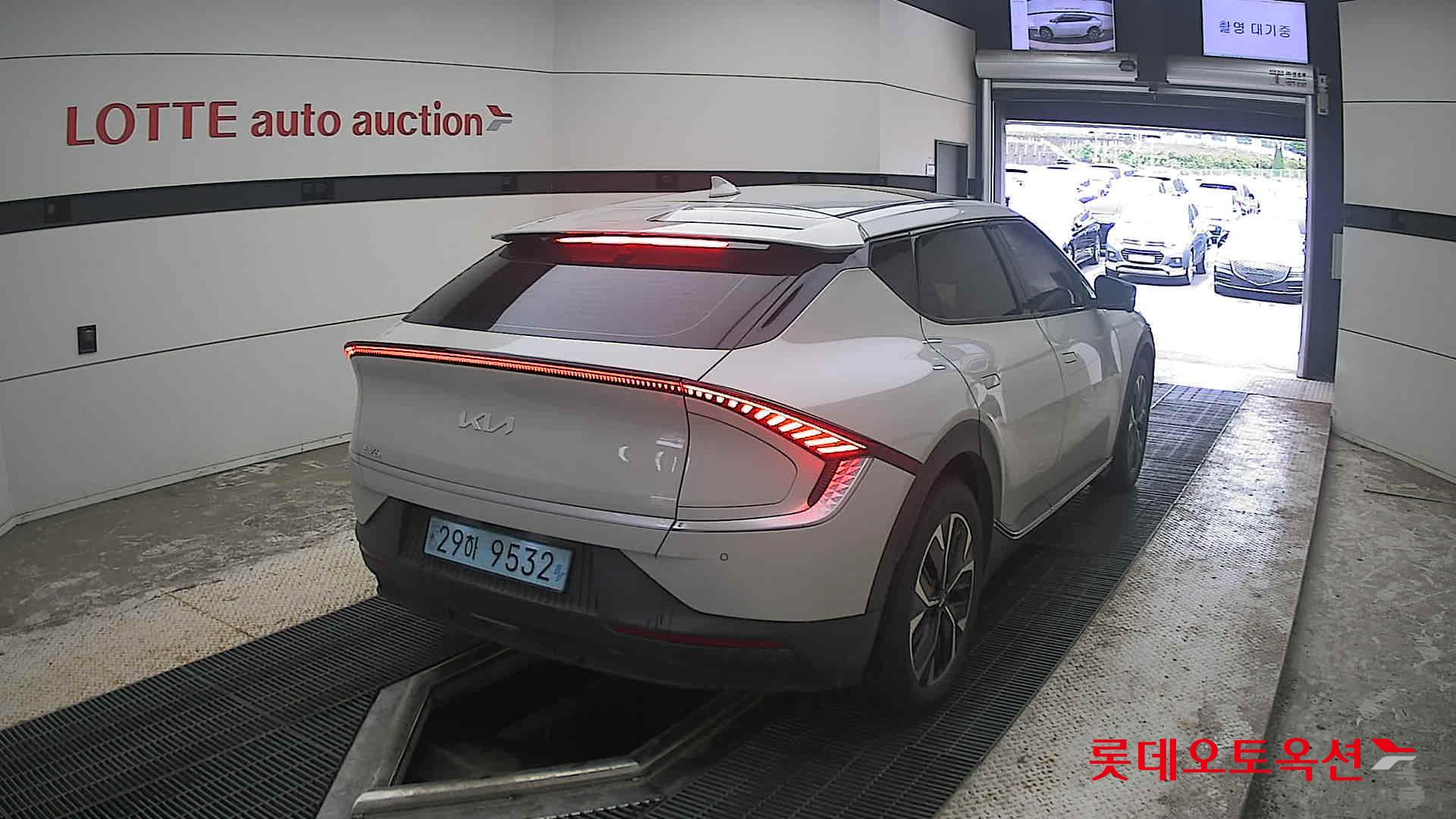 2022 - kia ev6