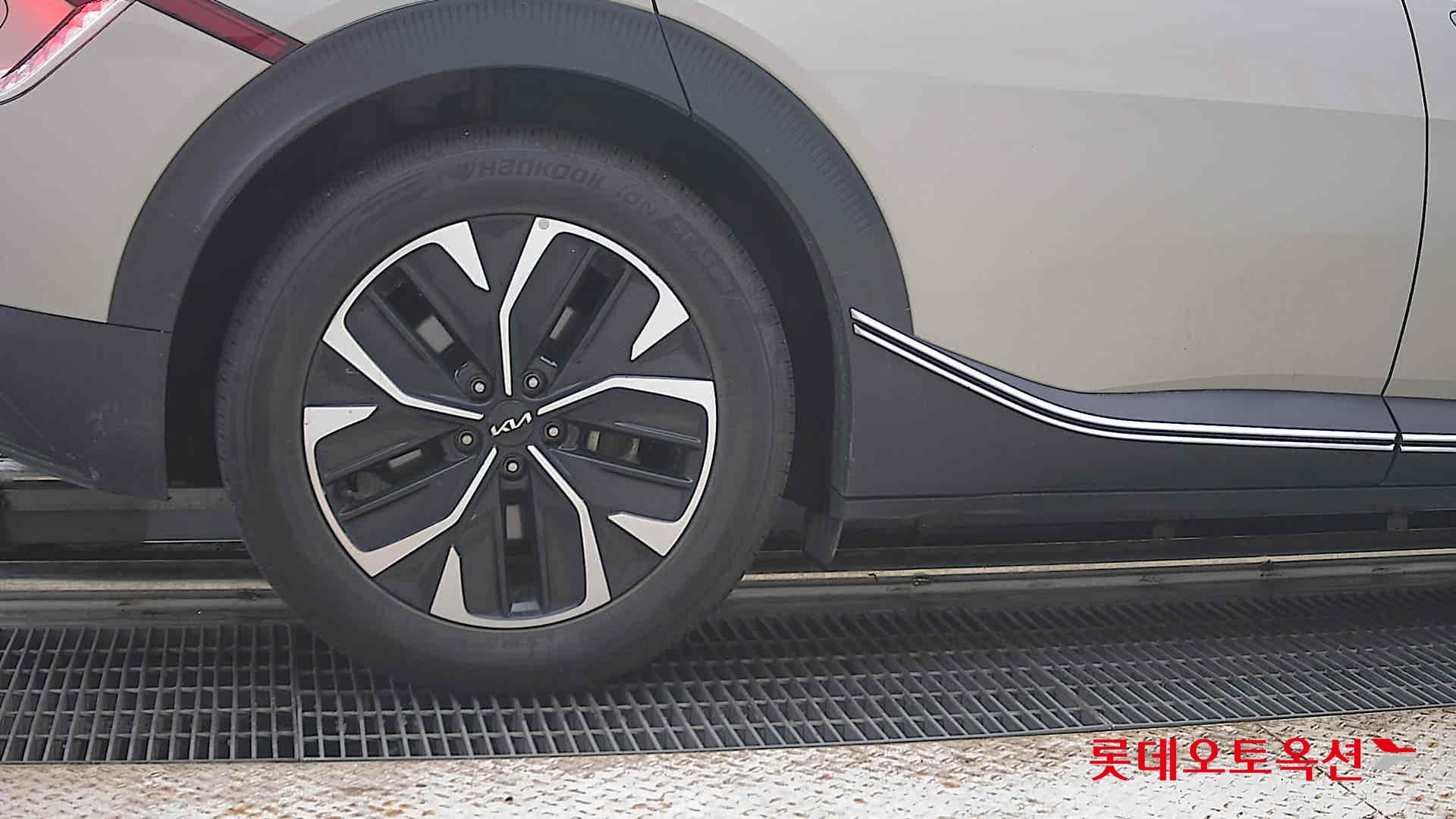 2022 - kia ev6