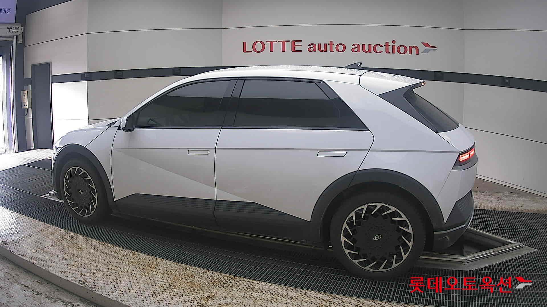 2023 - hyundai ioniq