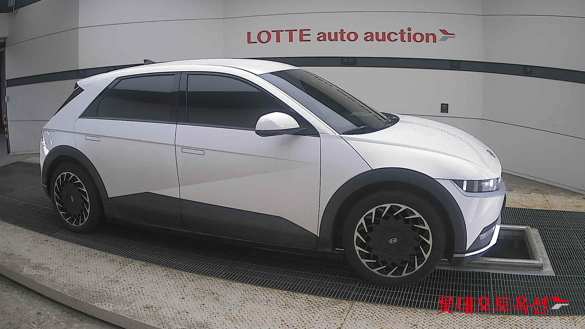 2023 - hyundai ioniq