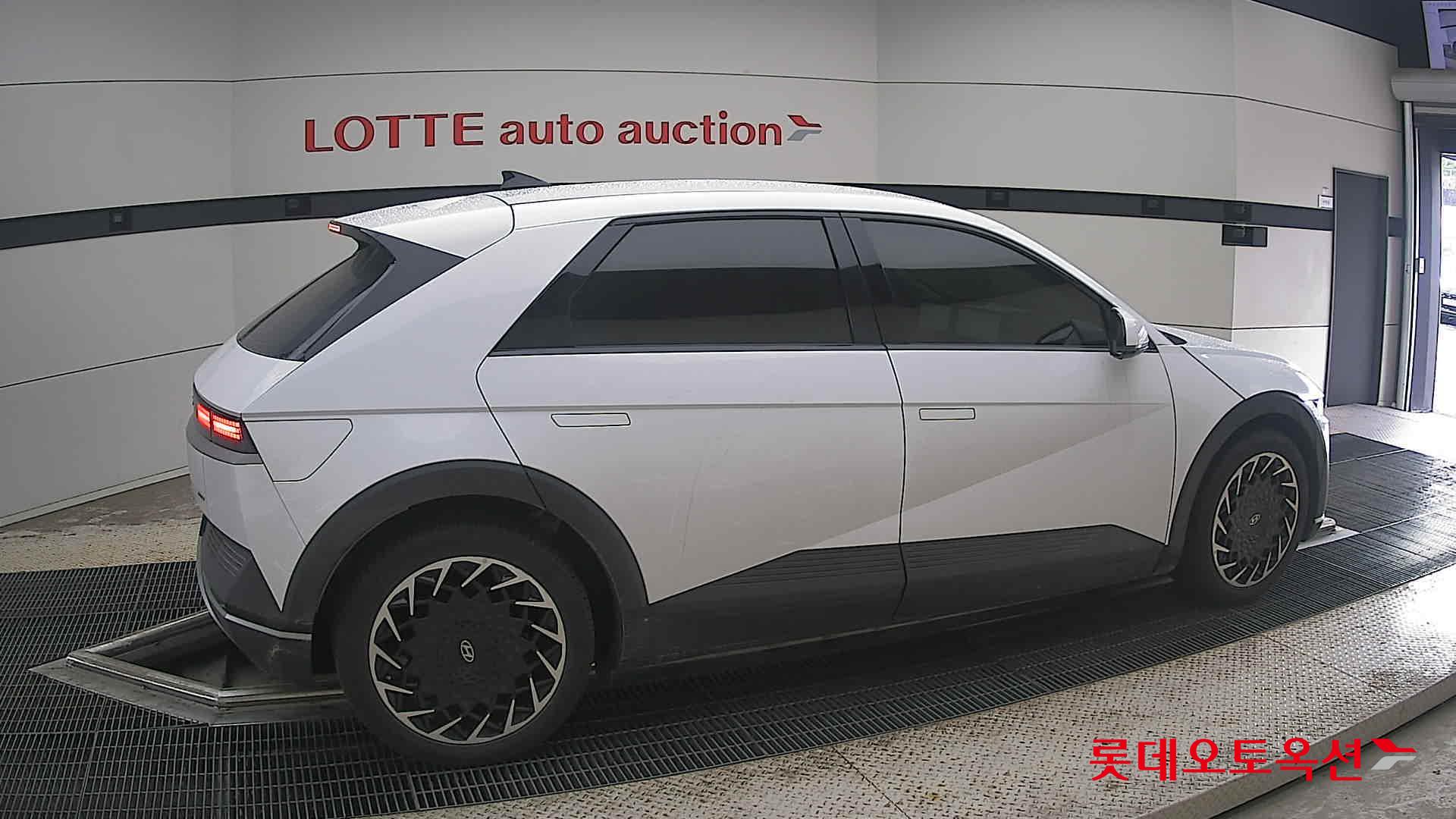2023 - hyundai ioniq