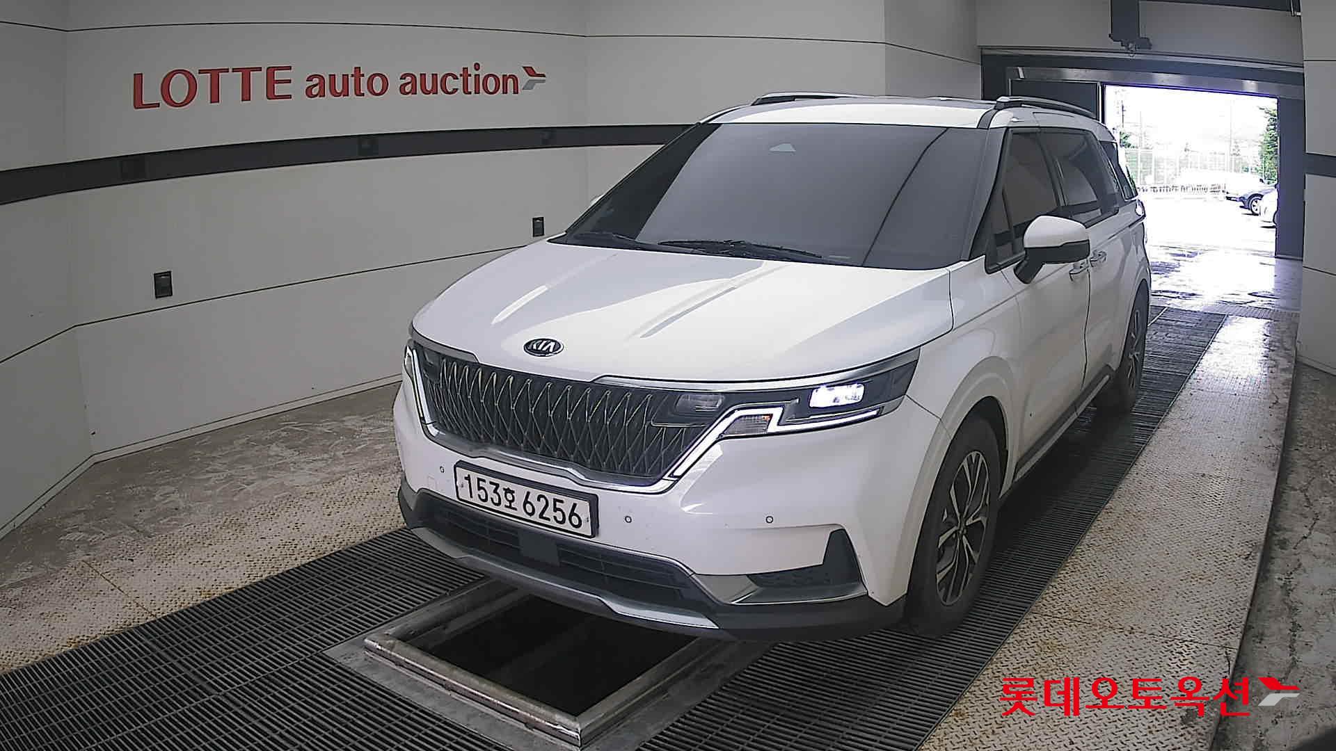 2021 - kia carnival