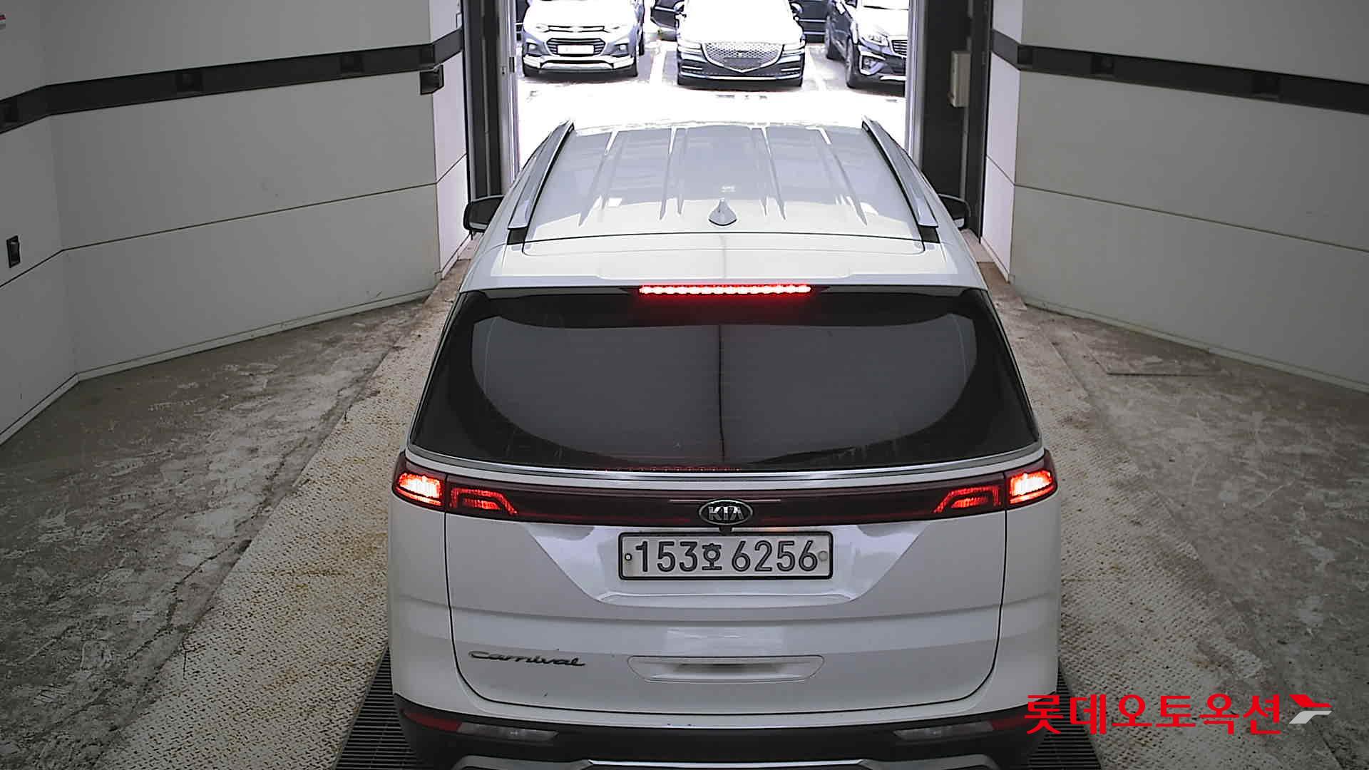 2021 - kia carnival