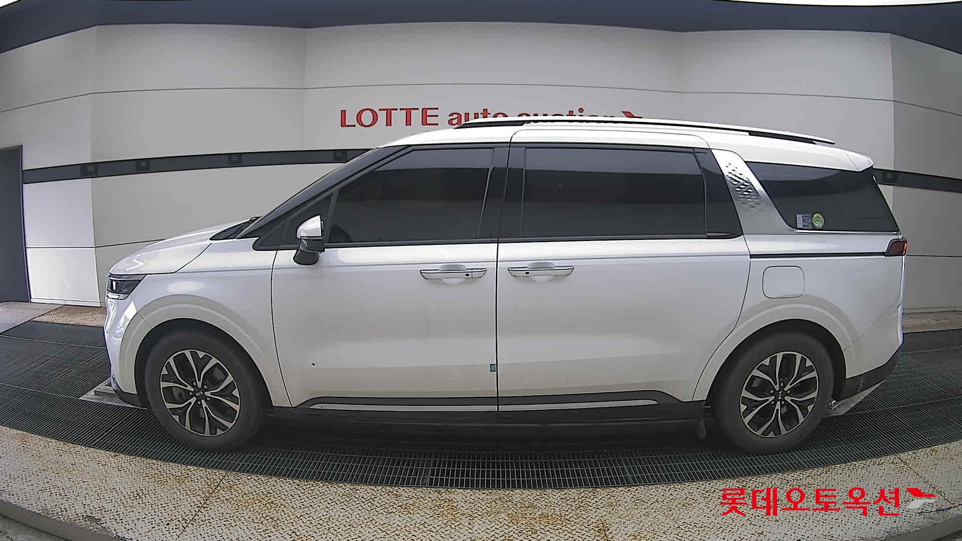 2021 - kia carnival