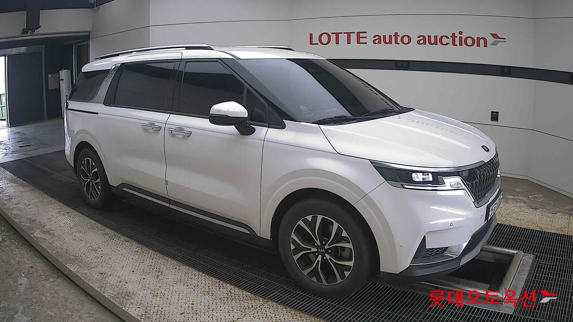 2021 - kia carnival