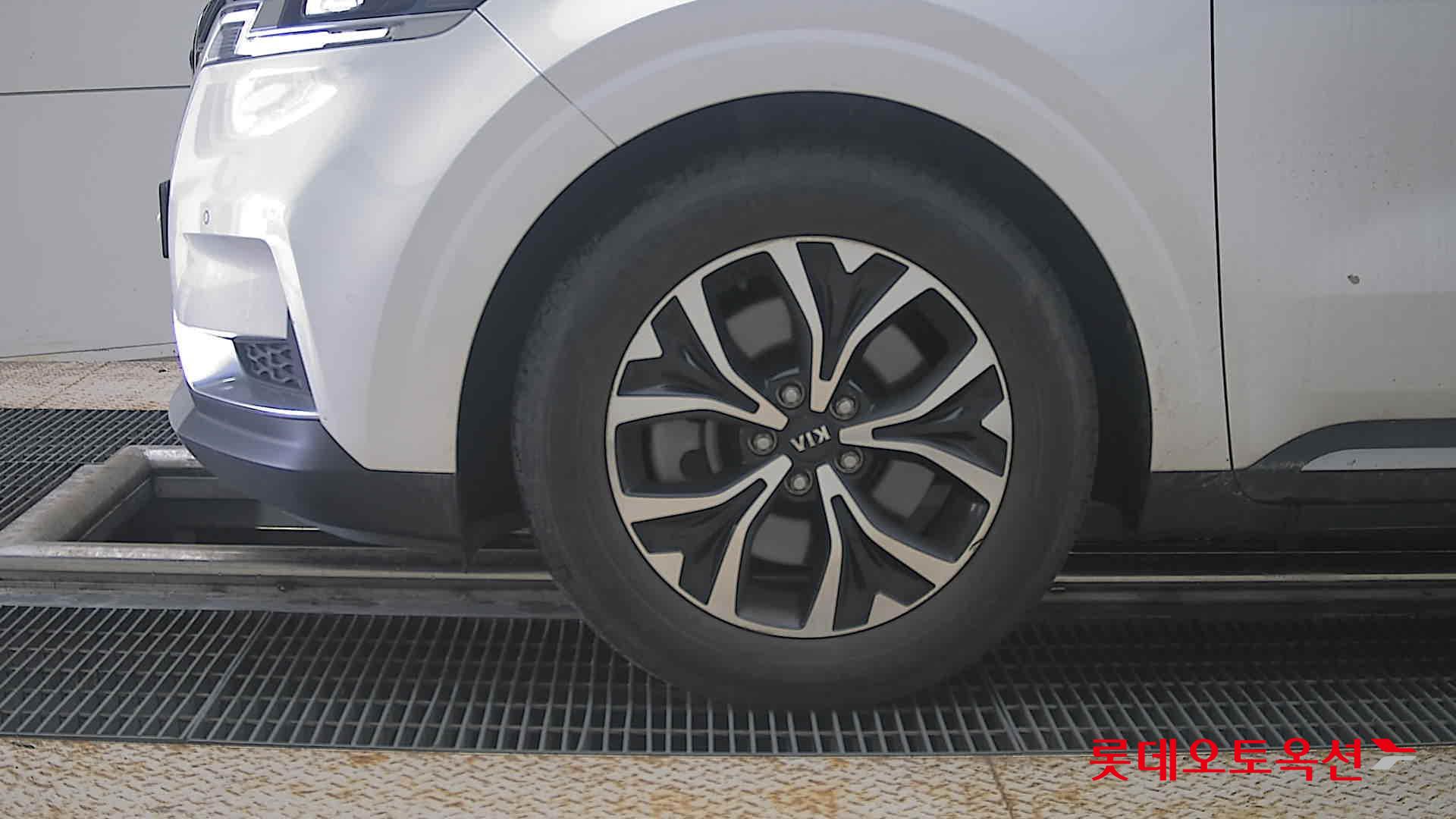 2021 - kia carnival