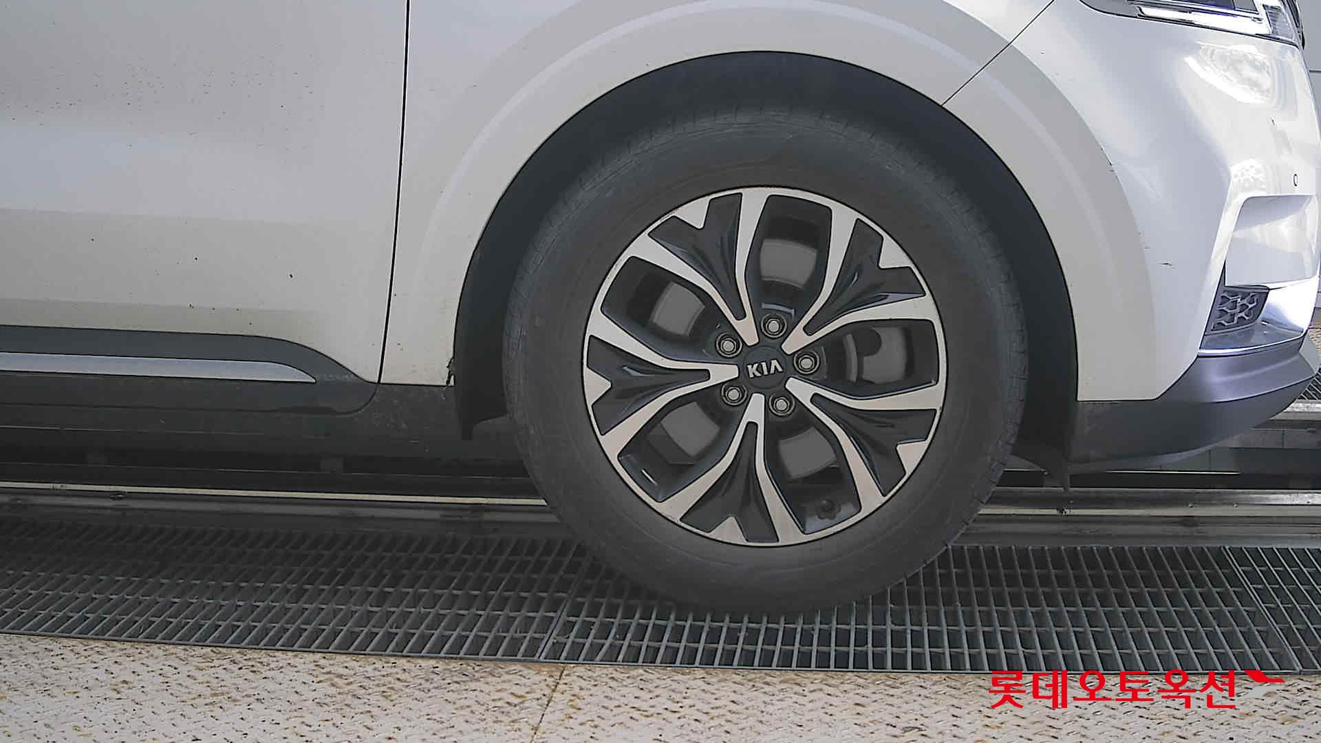 2021 - kia carnival