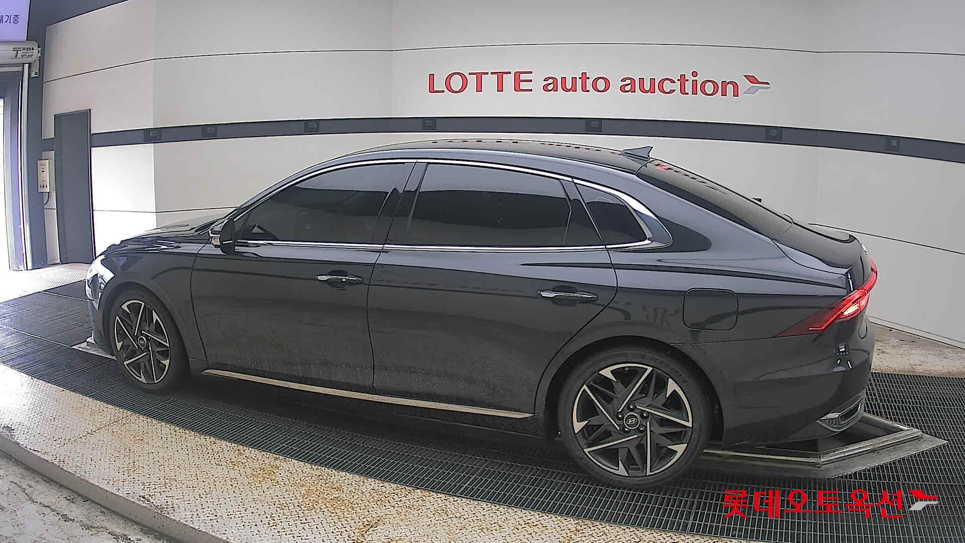 2022 - hyundai grandeur