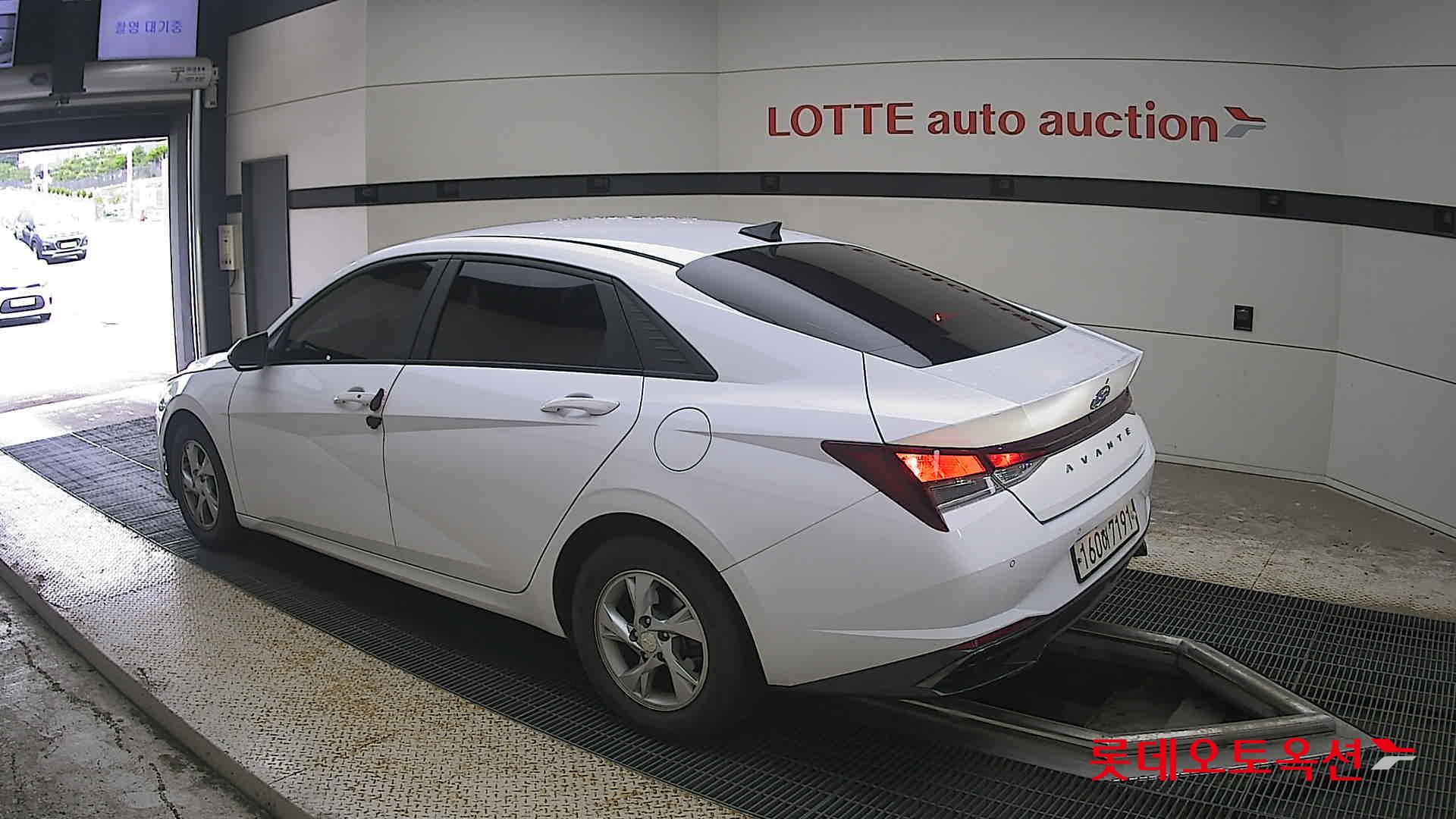 2021 - hyundai avante