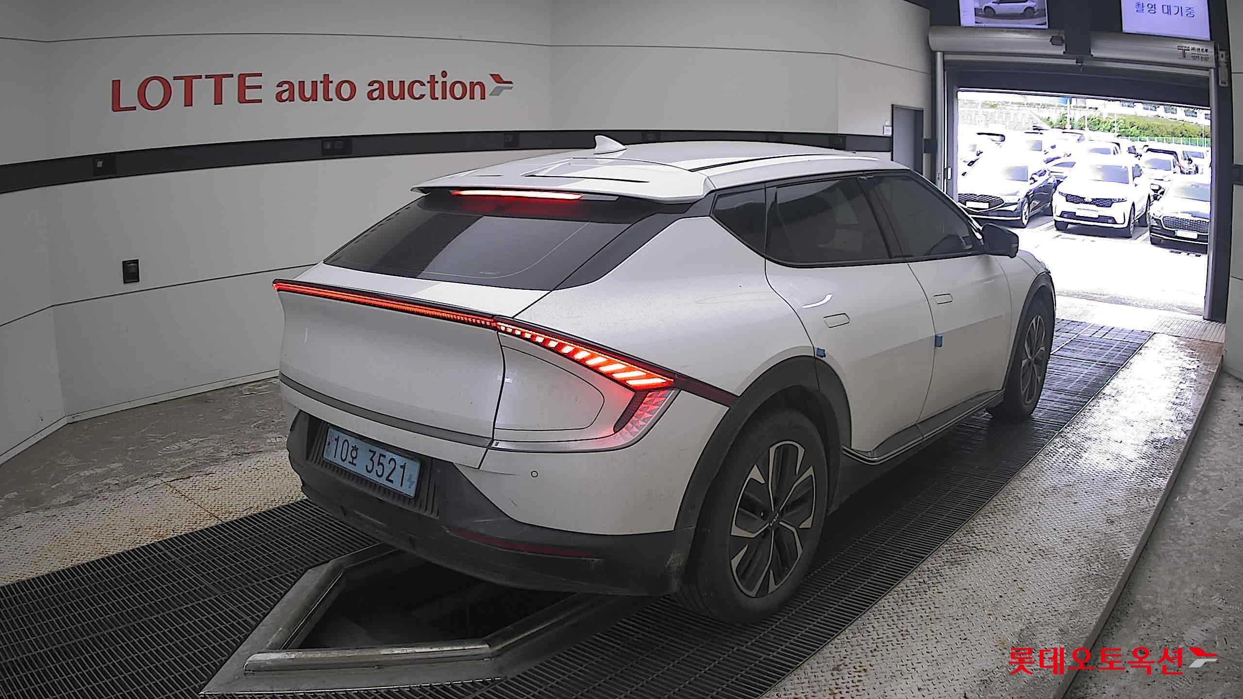 2022 - kia ev6