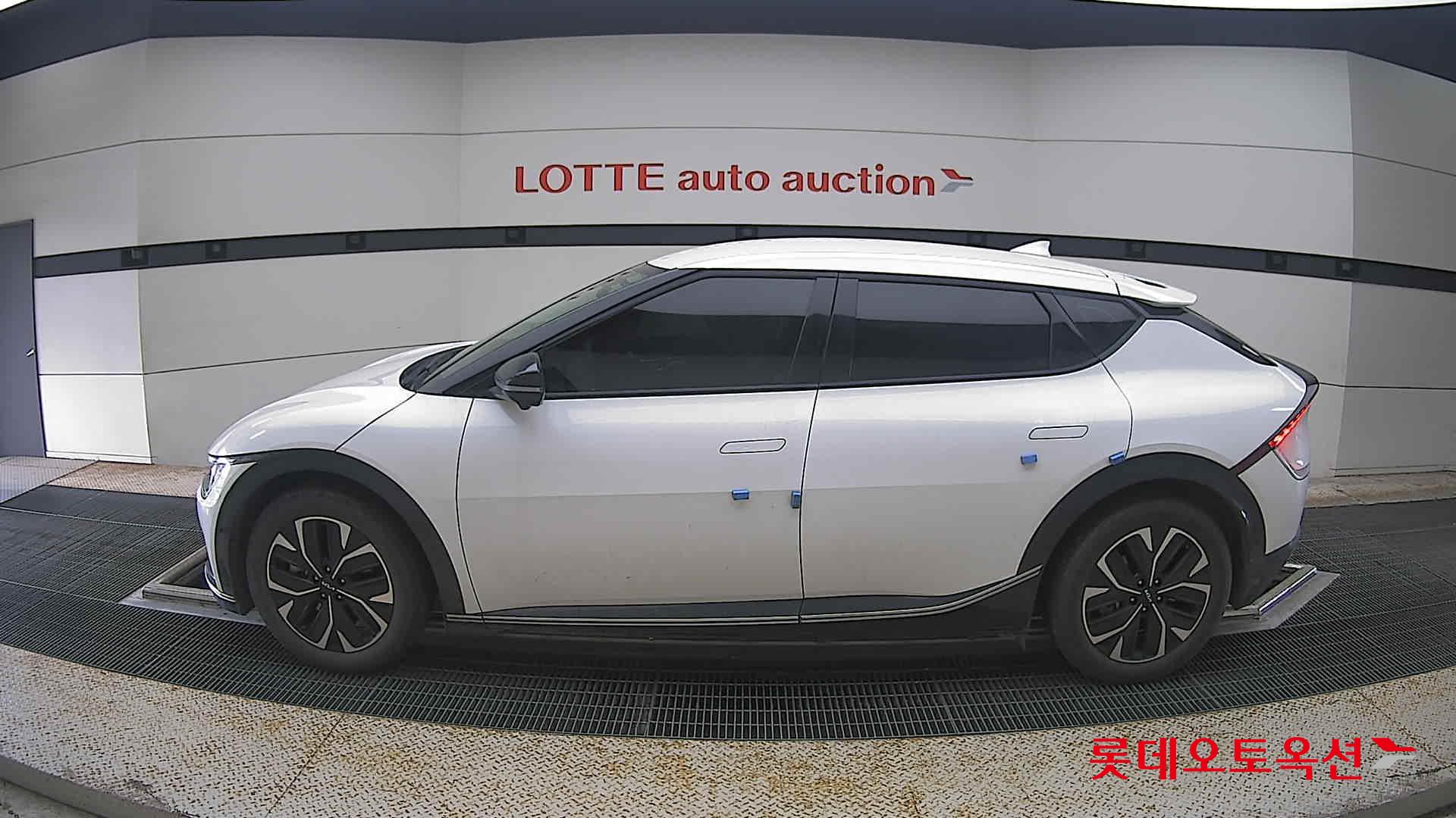 2022 - kia ev6