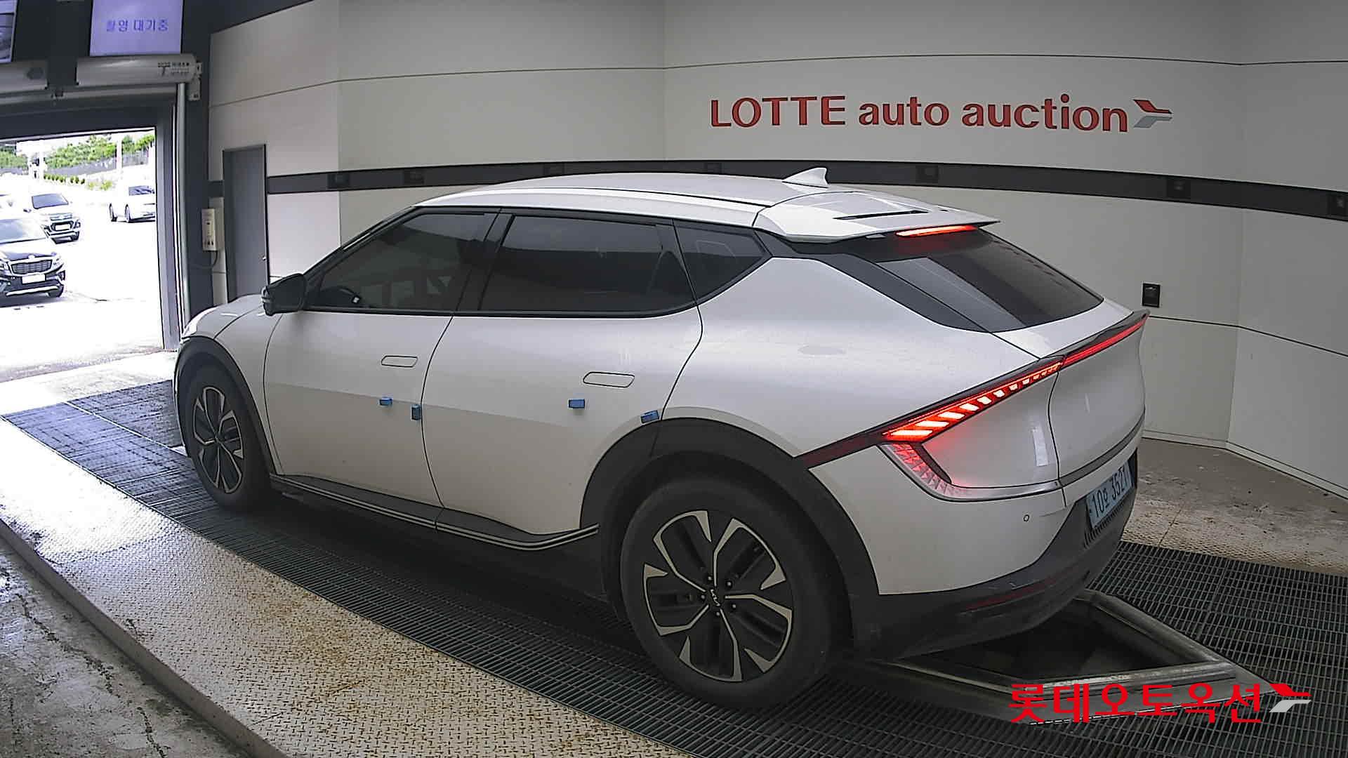 2022 - kia ev6