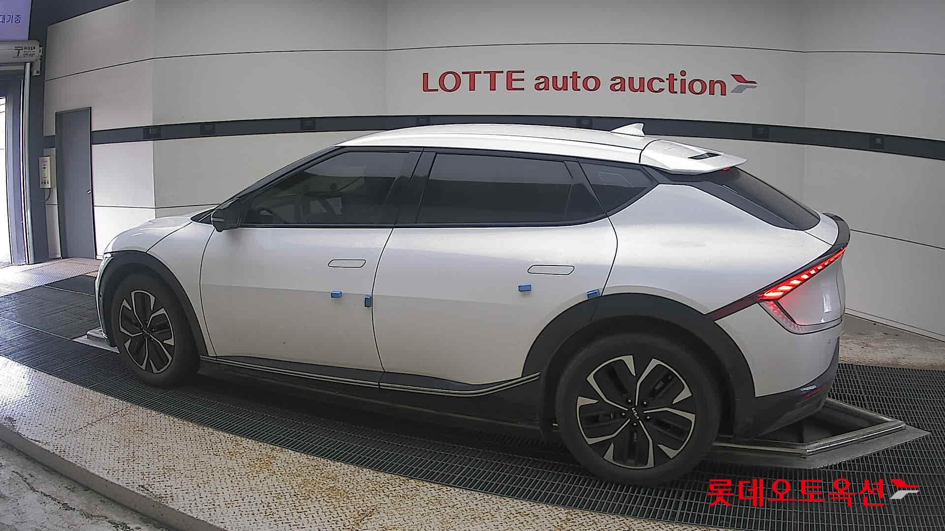 2022 - kia ev6
