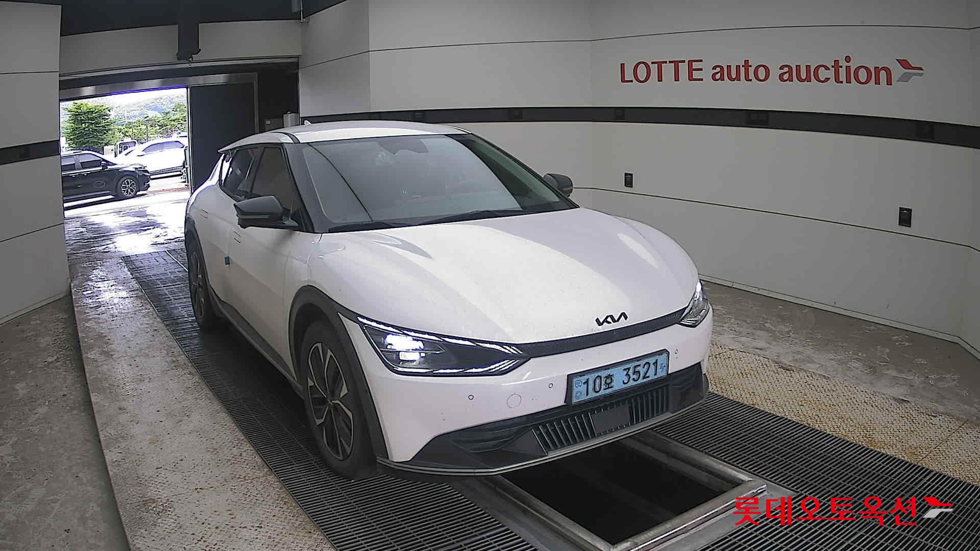 2022 - kia ev6