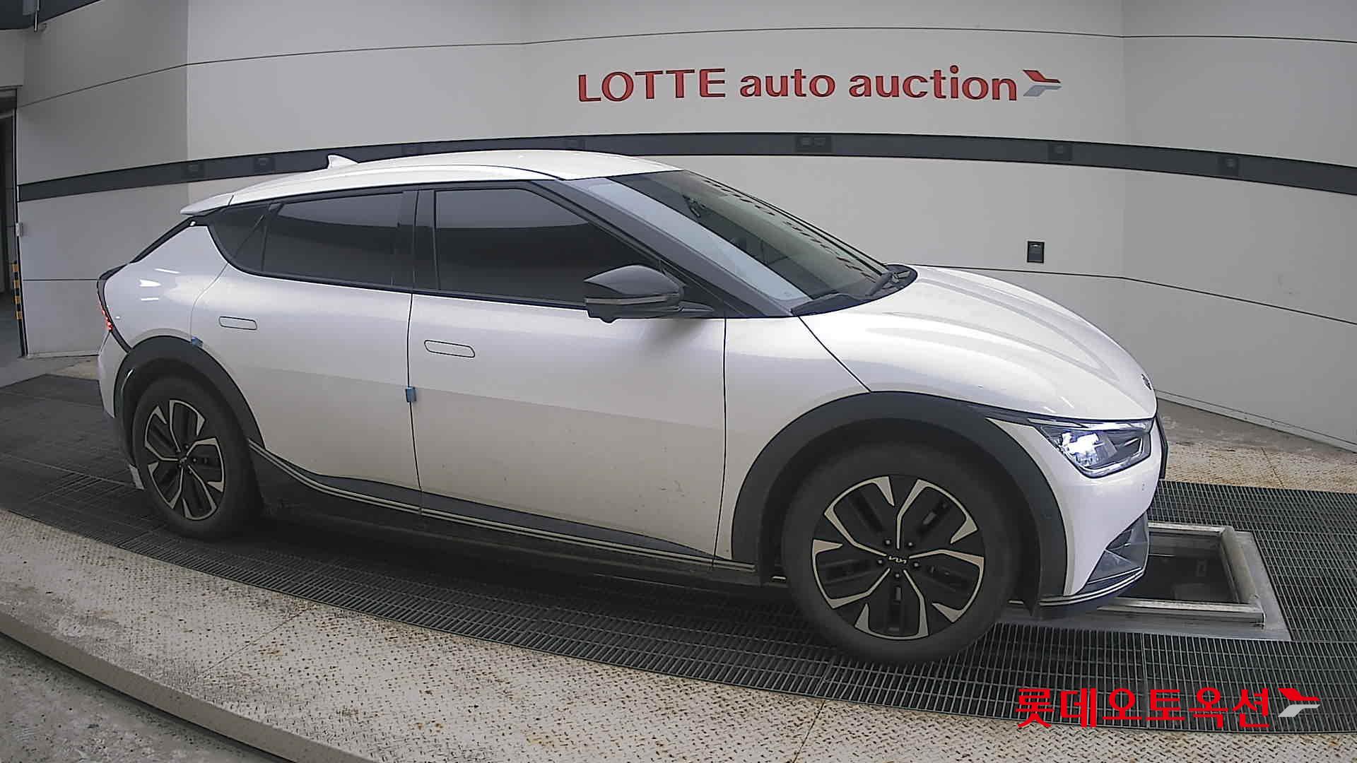 2022 - kia ev6