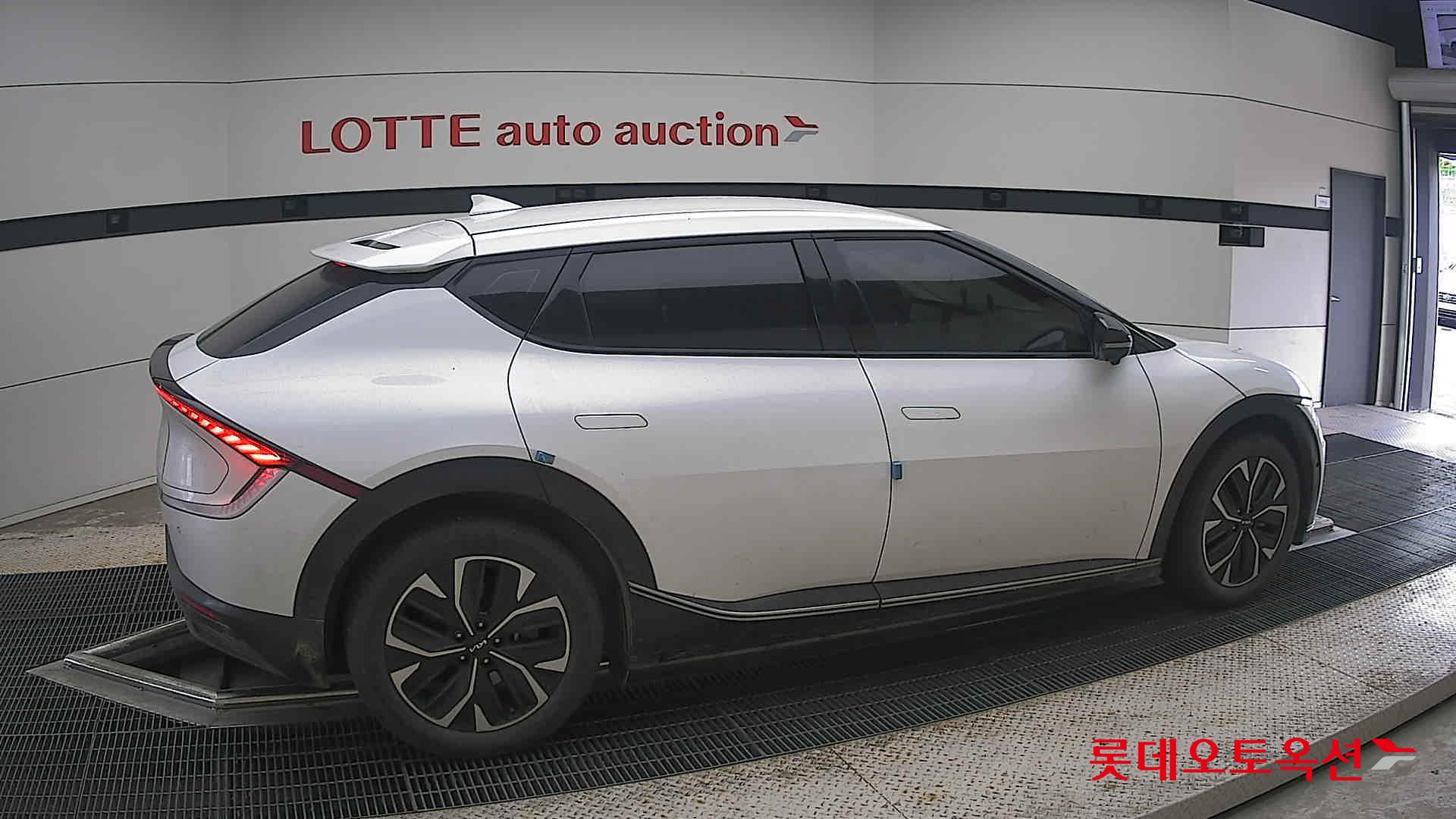 2022 - kia ev6