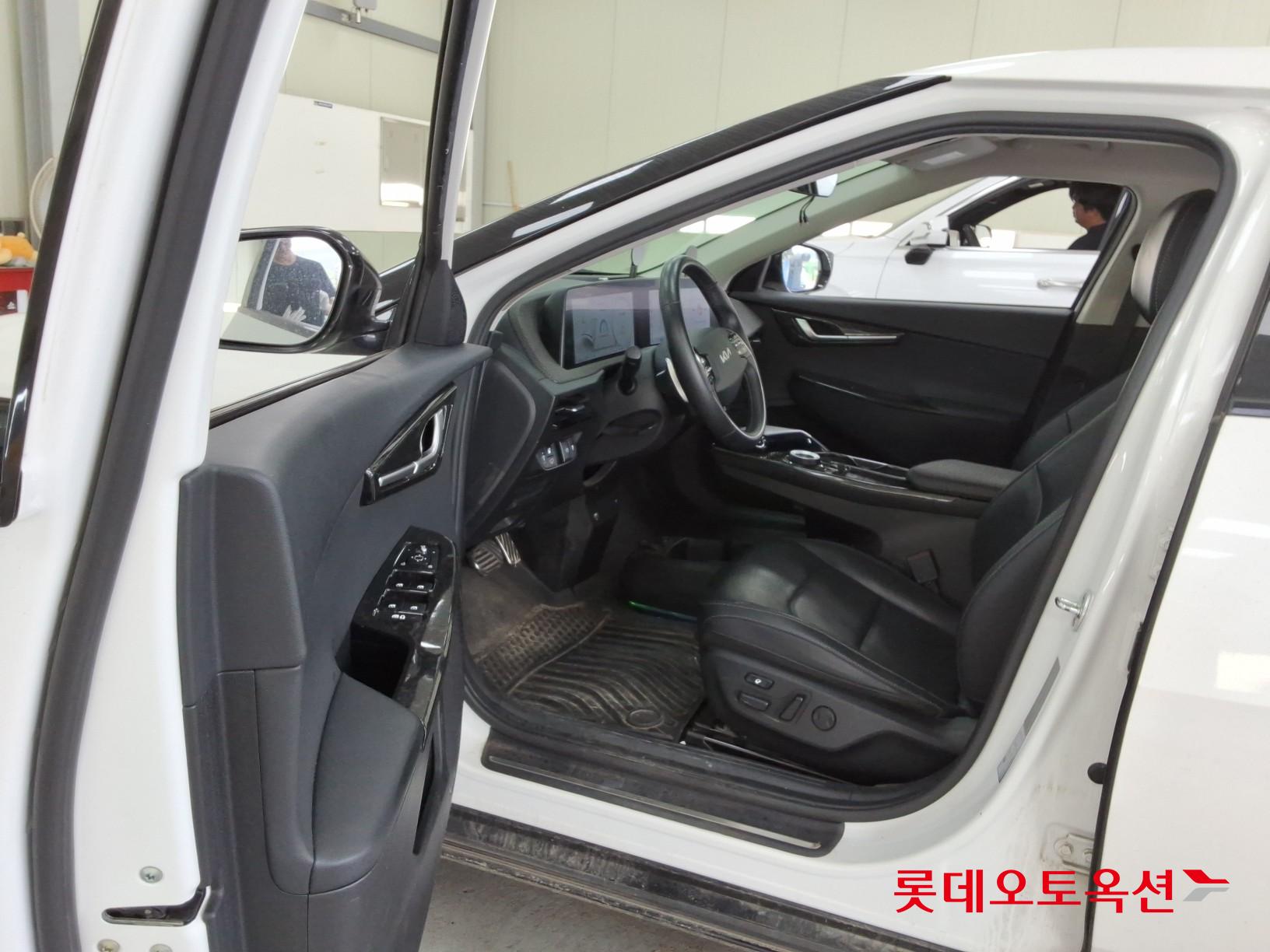 2022 - kia ev6