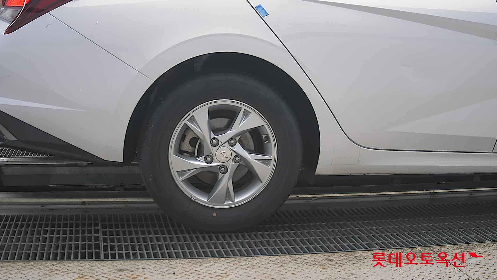 2021 - hyundai avante
