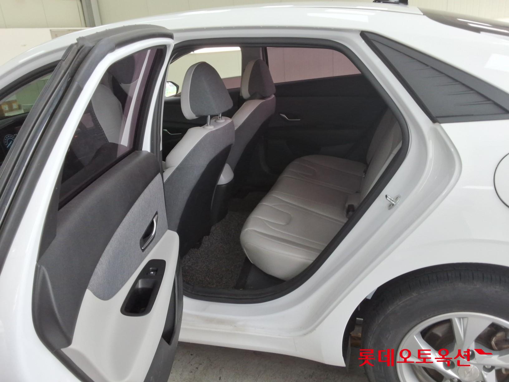 2021 - hyundai avante