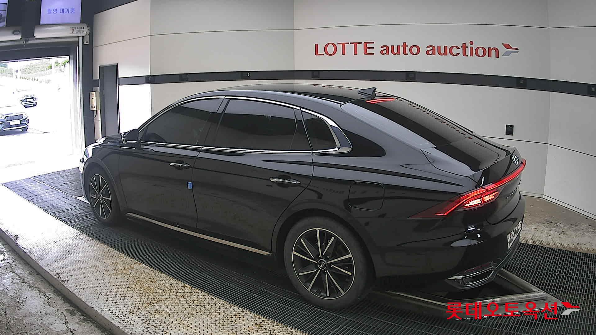 2022 - hyundai grandeur