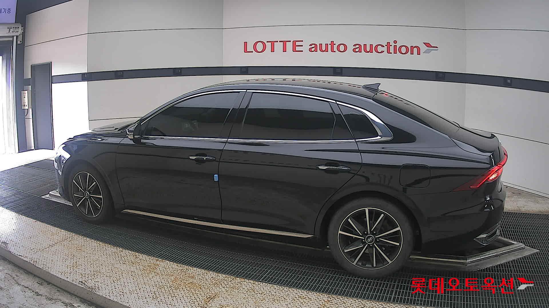 2022 - hyundai grandeur