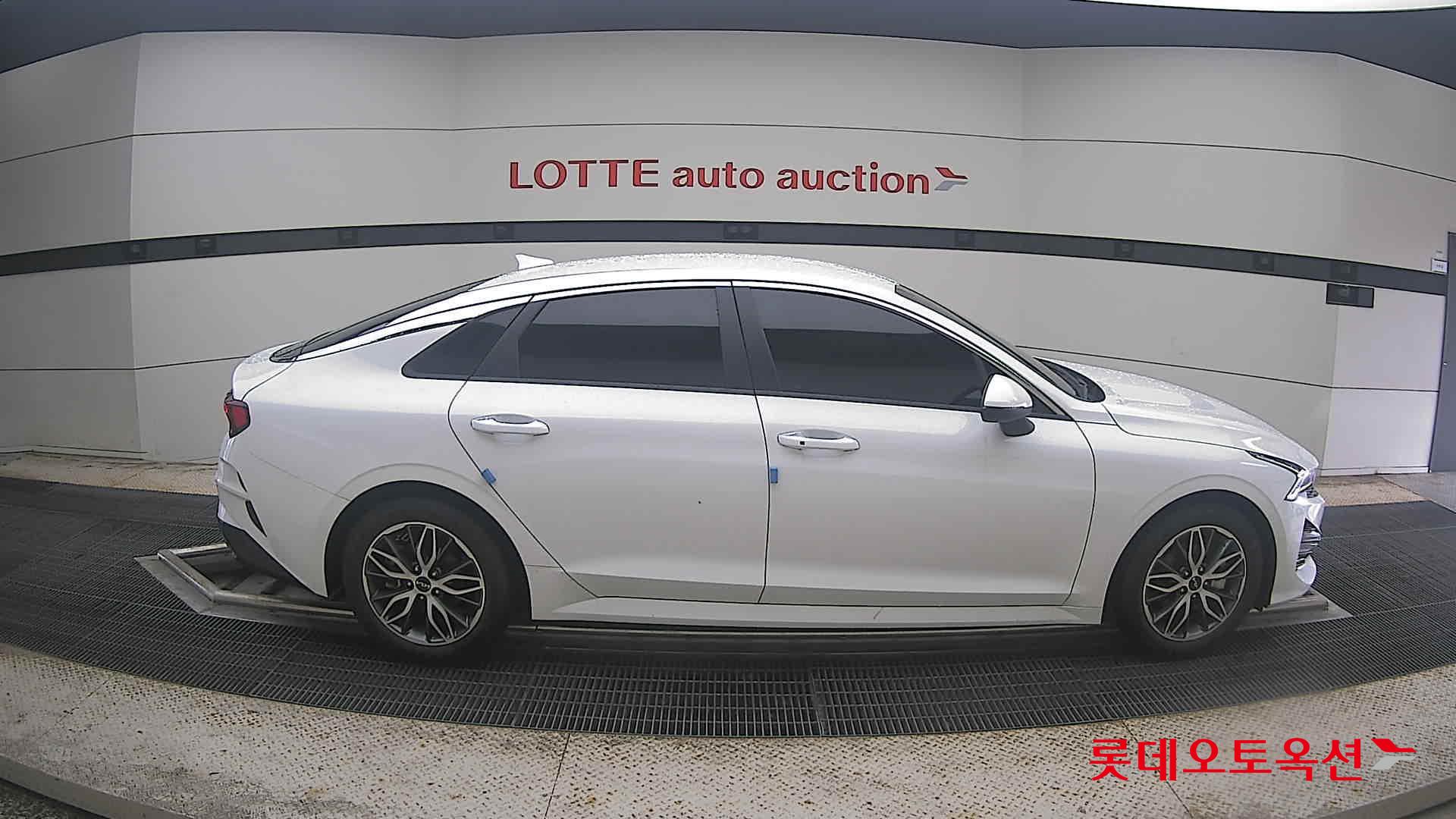 2022 - kia k5