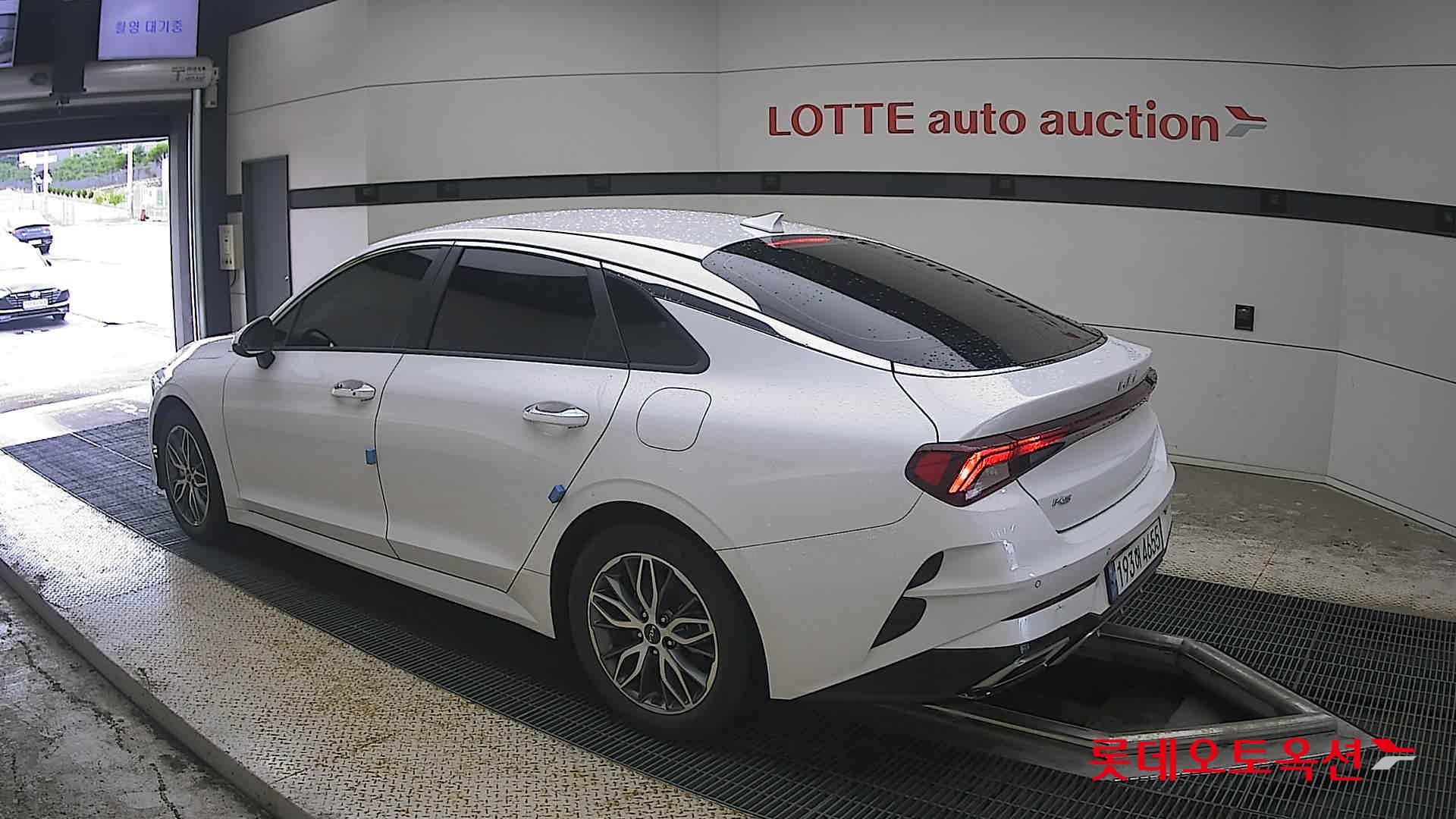 2022 - kia k5