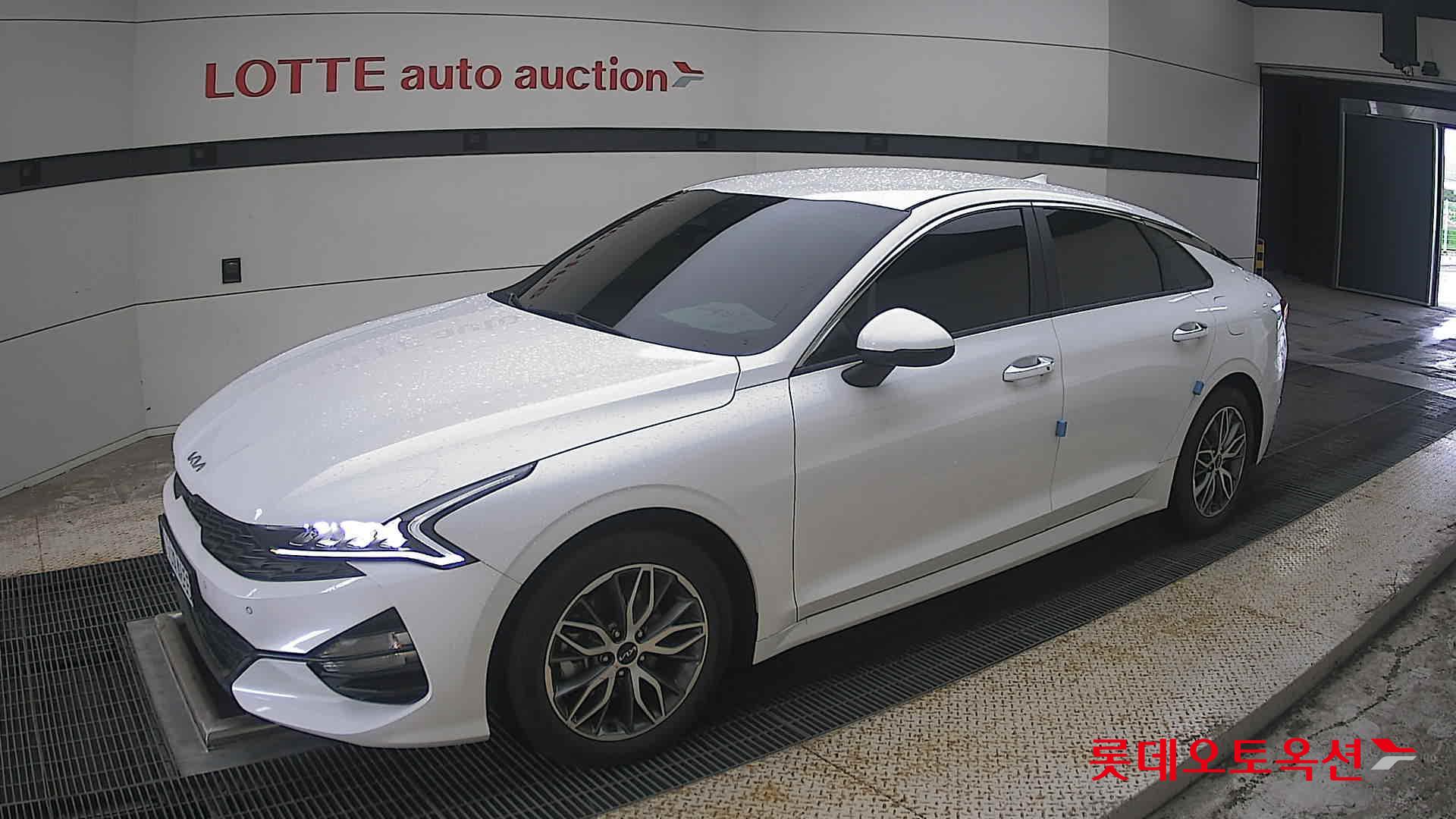 2022 - kia k5