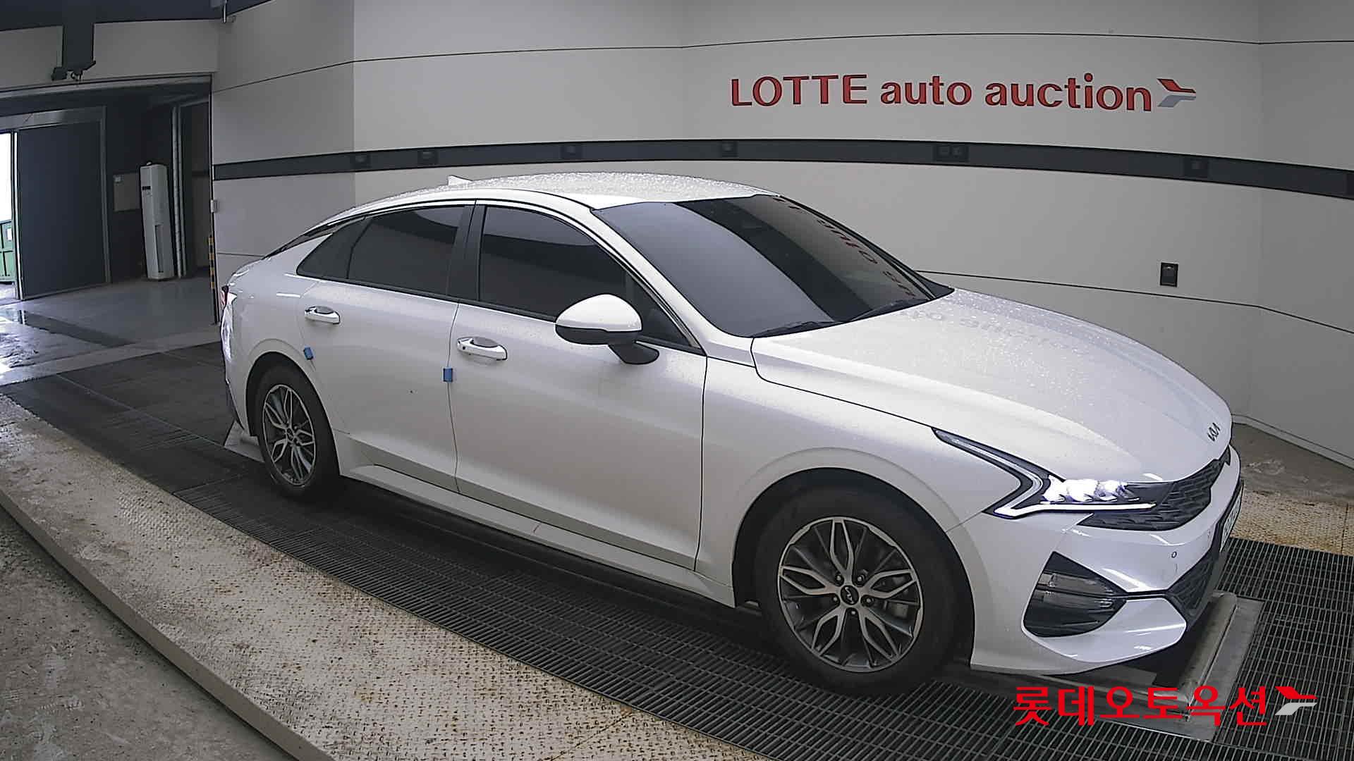 2022 - kia k5