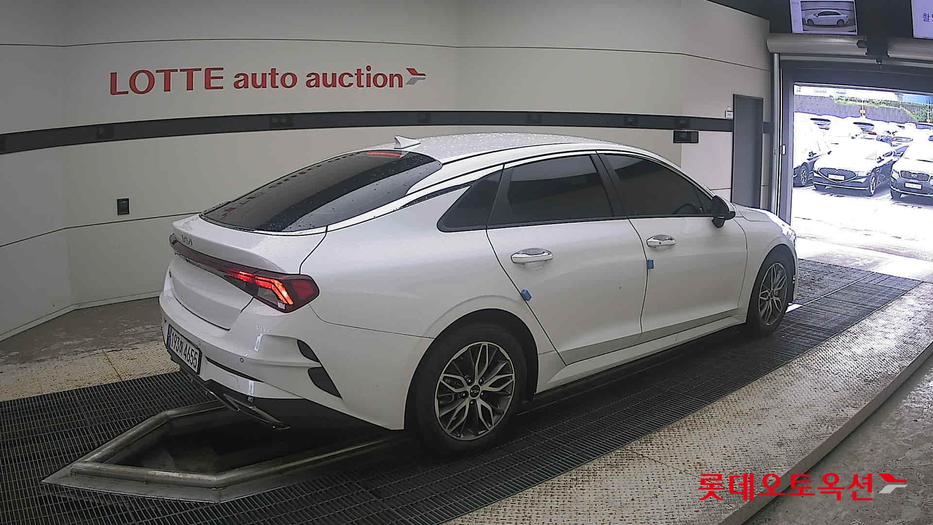 2022 - kia k5