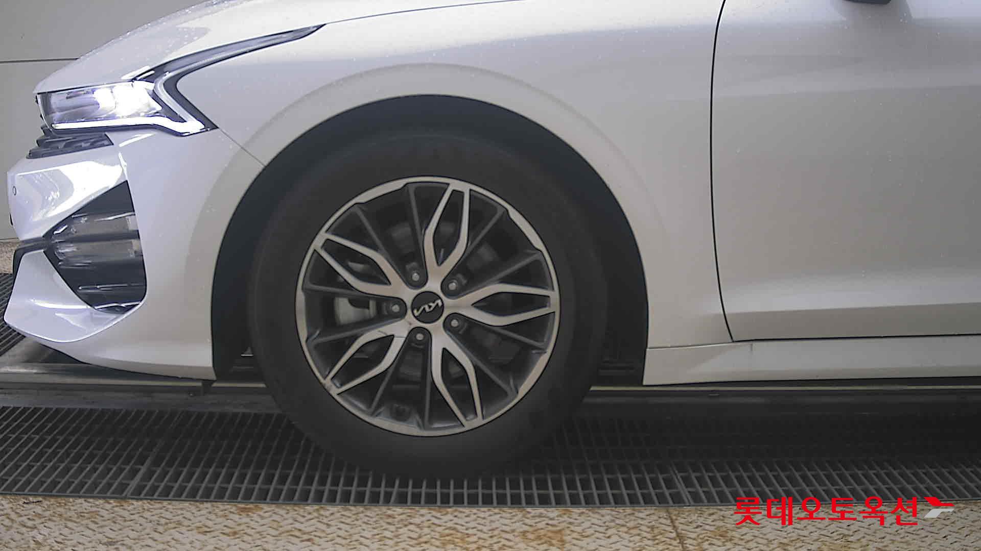 2022 - kia k5