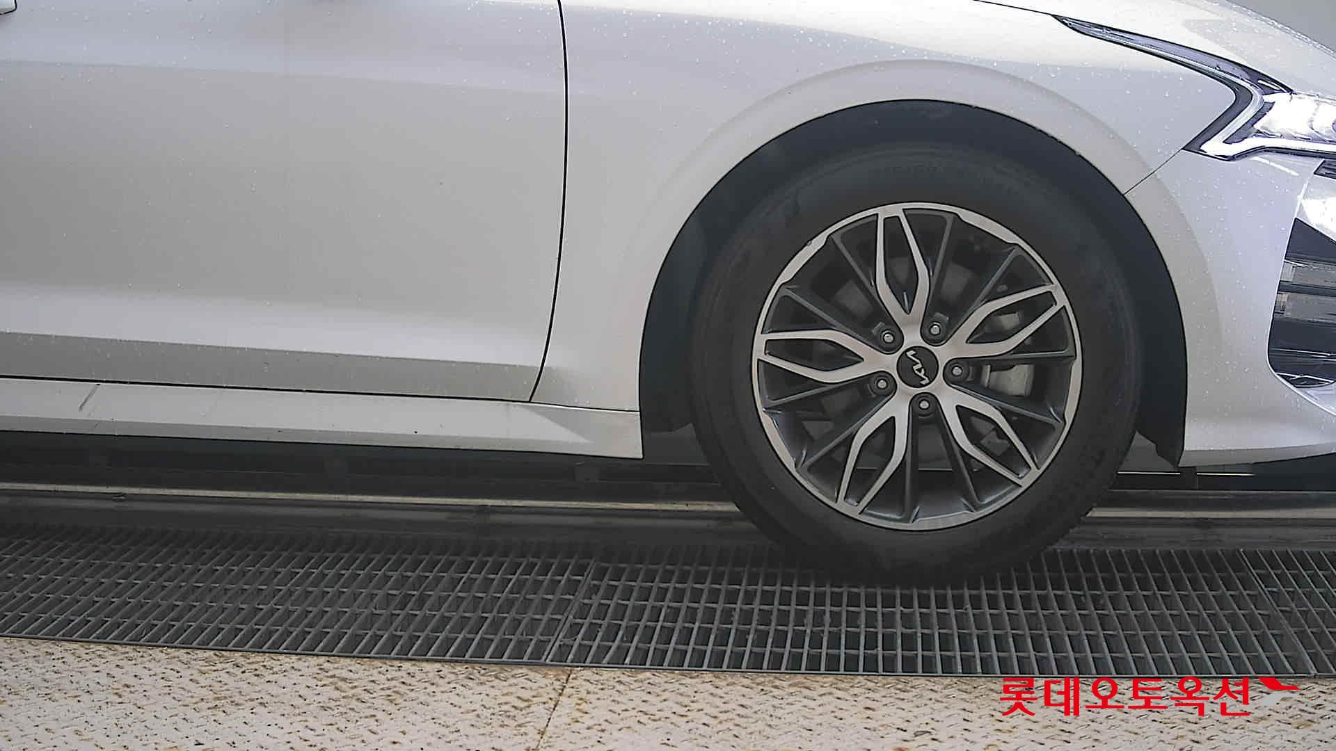 2022 - kia k5