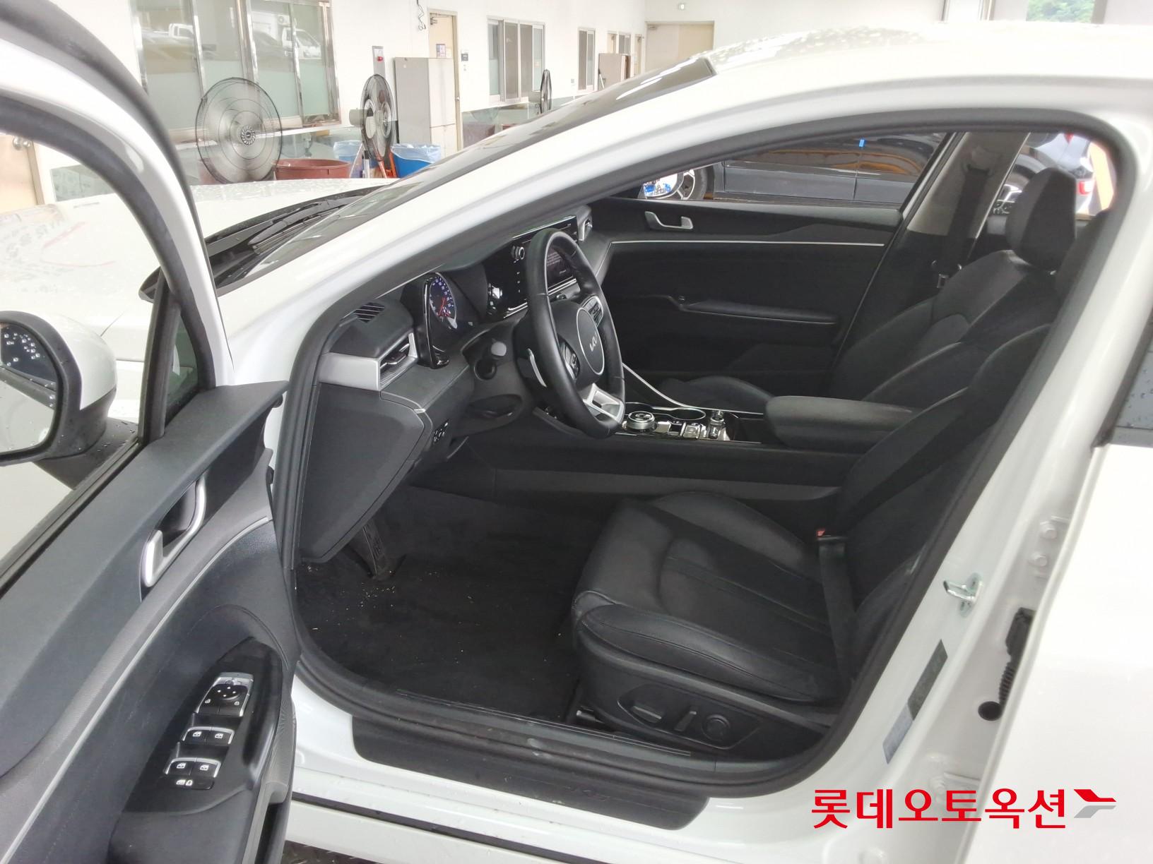 2022 - kia k5