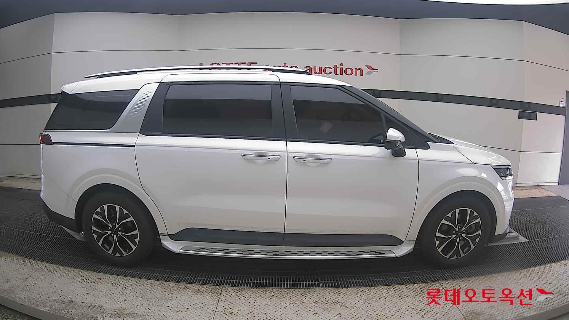 2022 - kia carnival