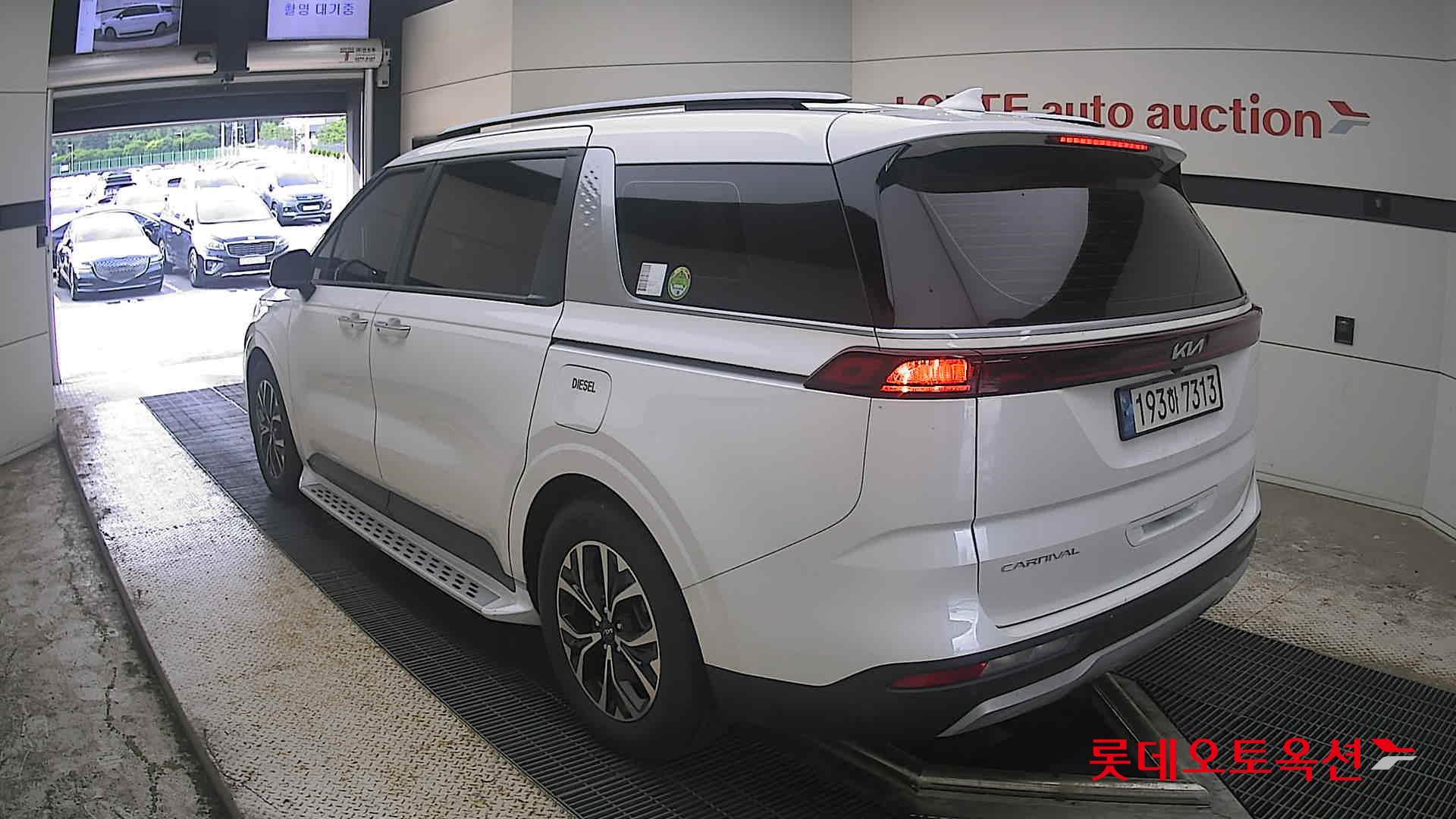 2022 - kia carnival