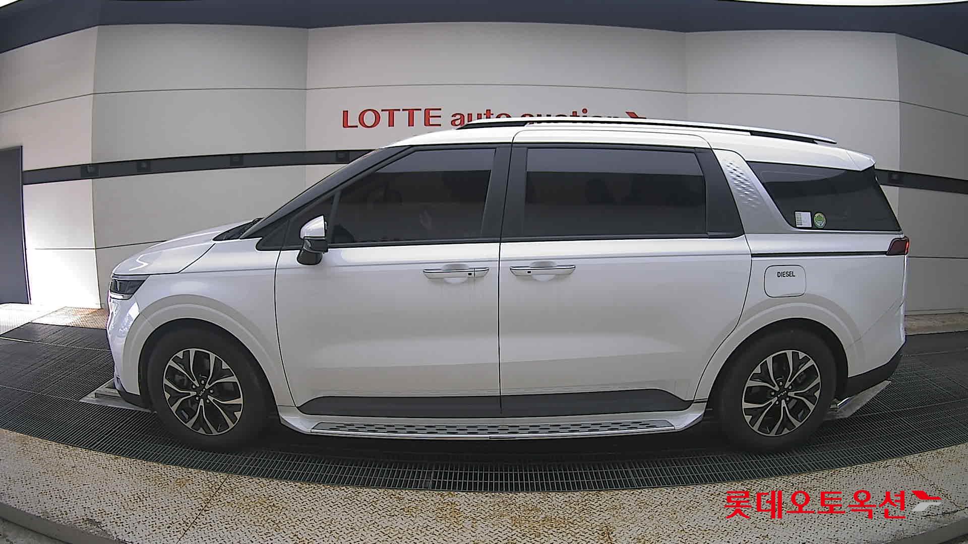 2022 - kia carnival