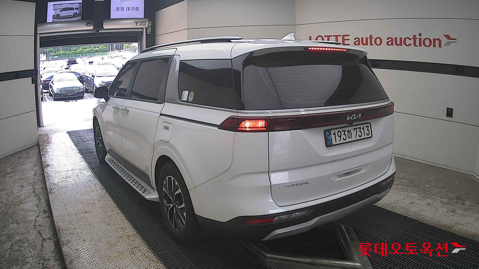 2022 - kia carnival