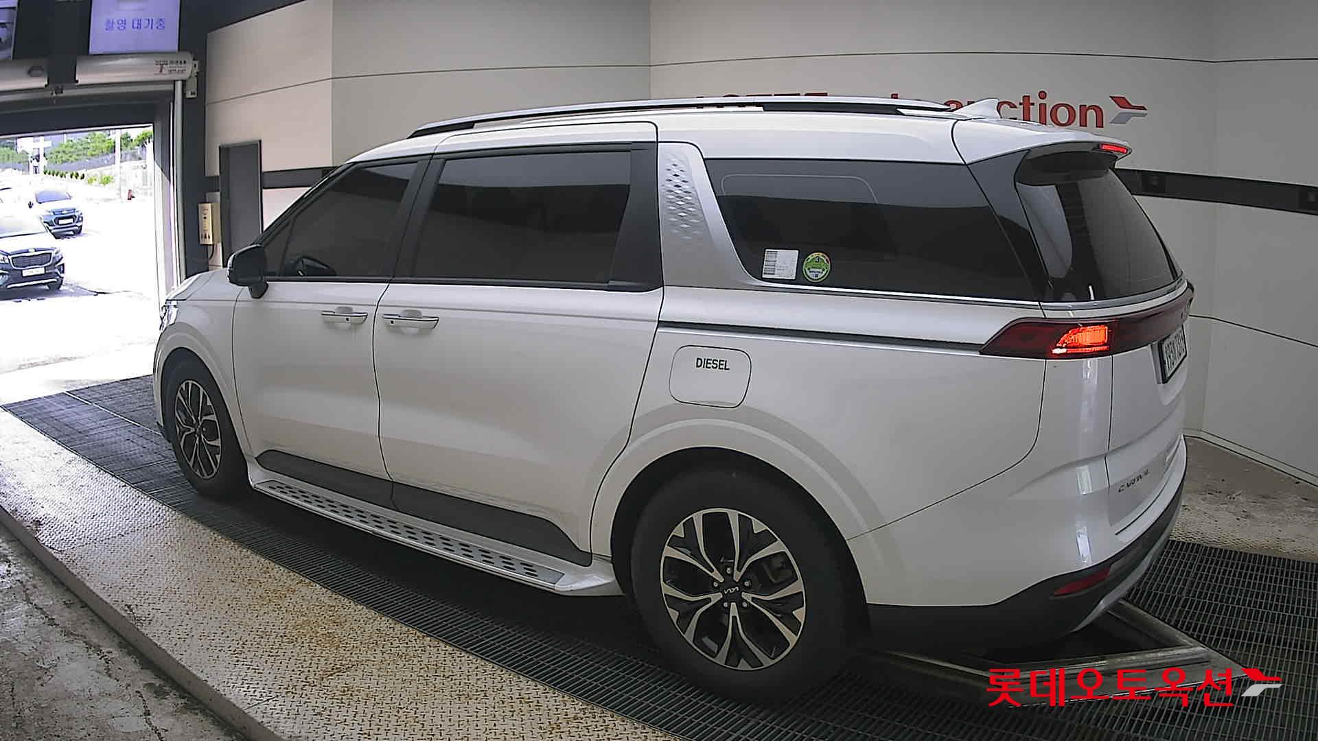 2022 - kia carnival
