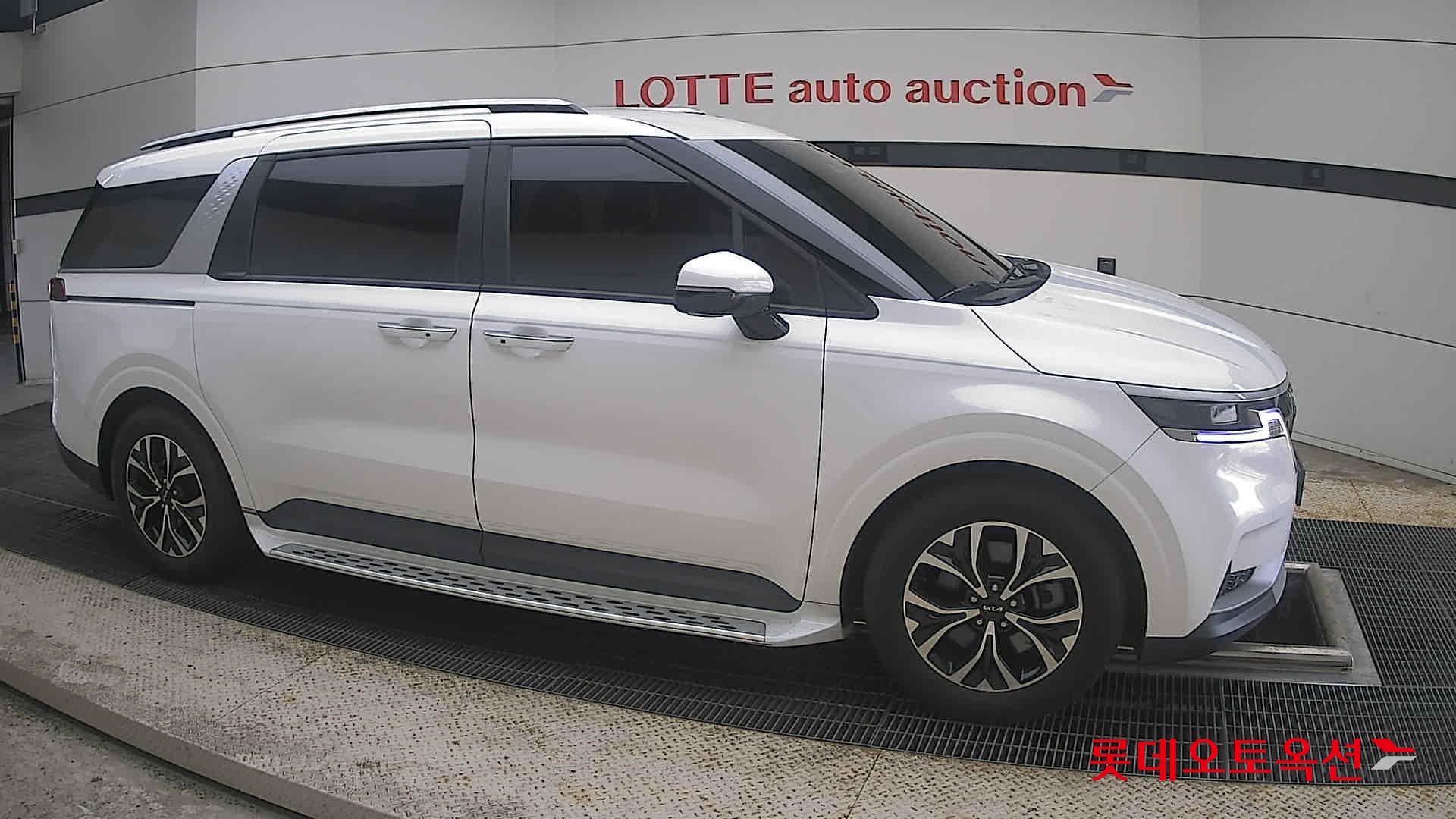 2022 - kia carnival