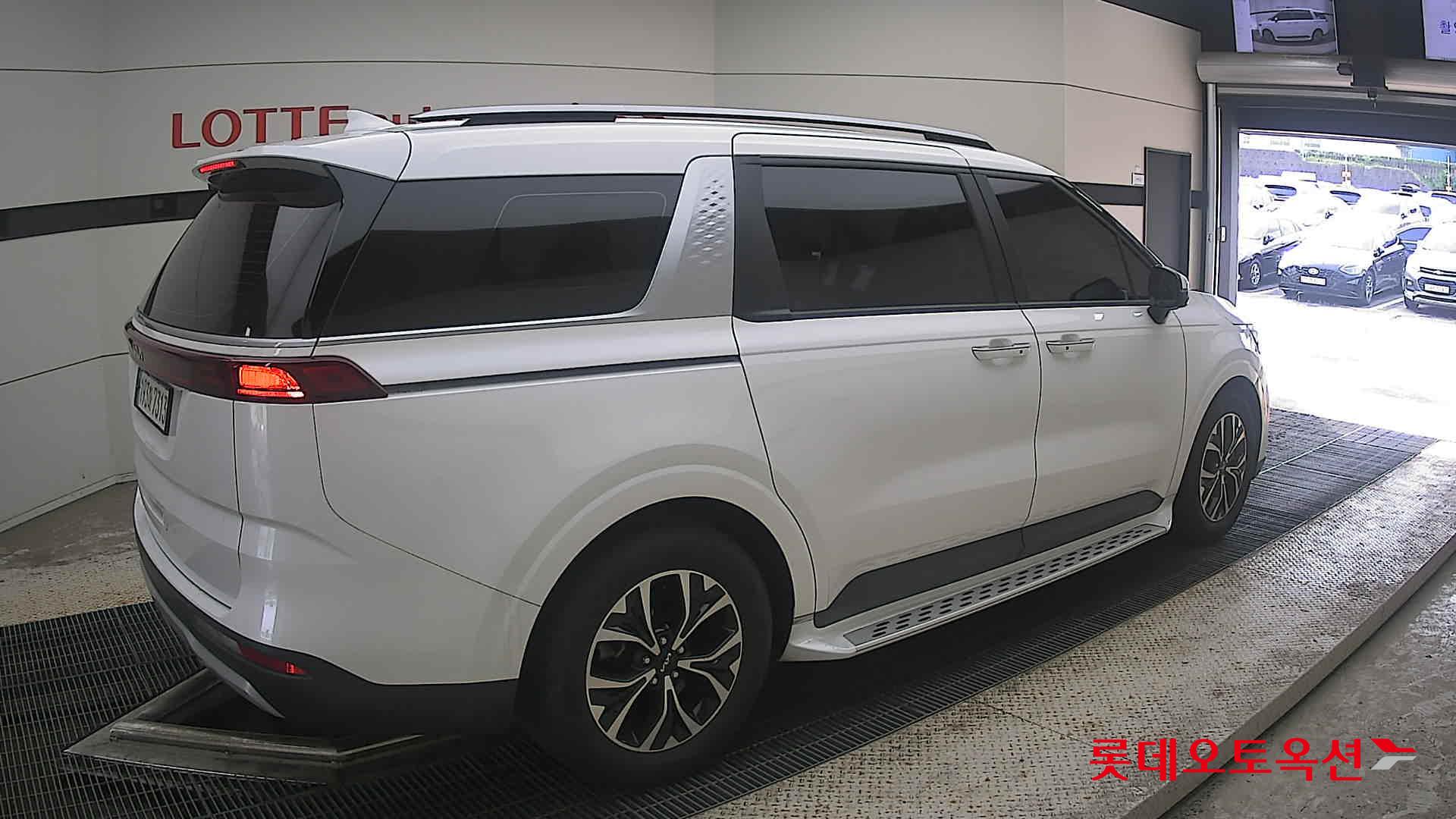 2022 - kia carnival