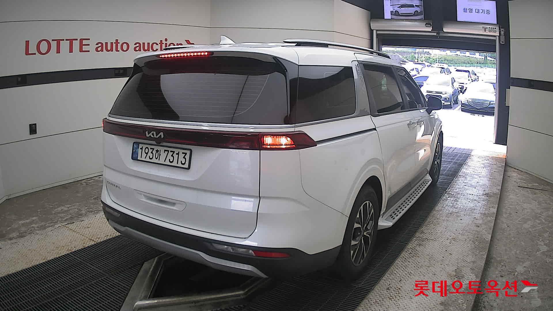 2022 - kia carnival