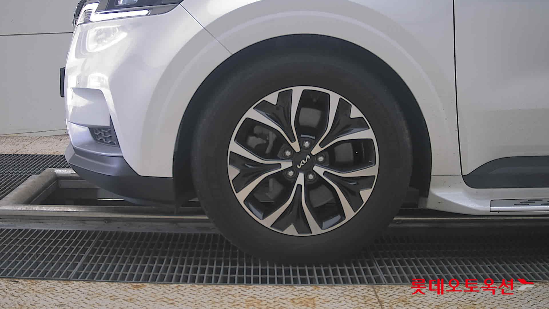 2022 - kia carnival