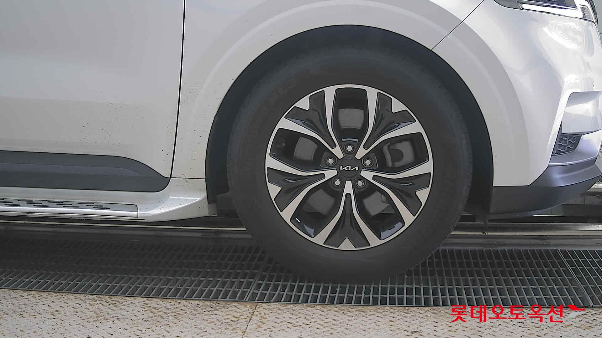 2022 - kia carnival