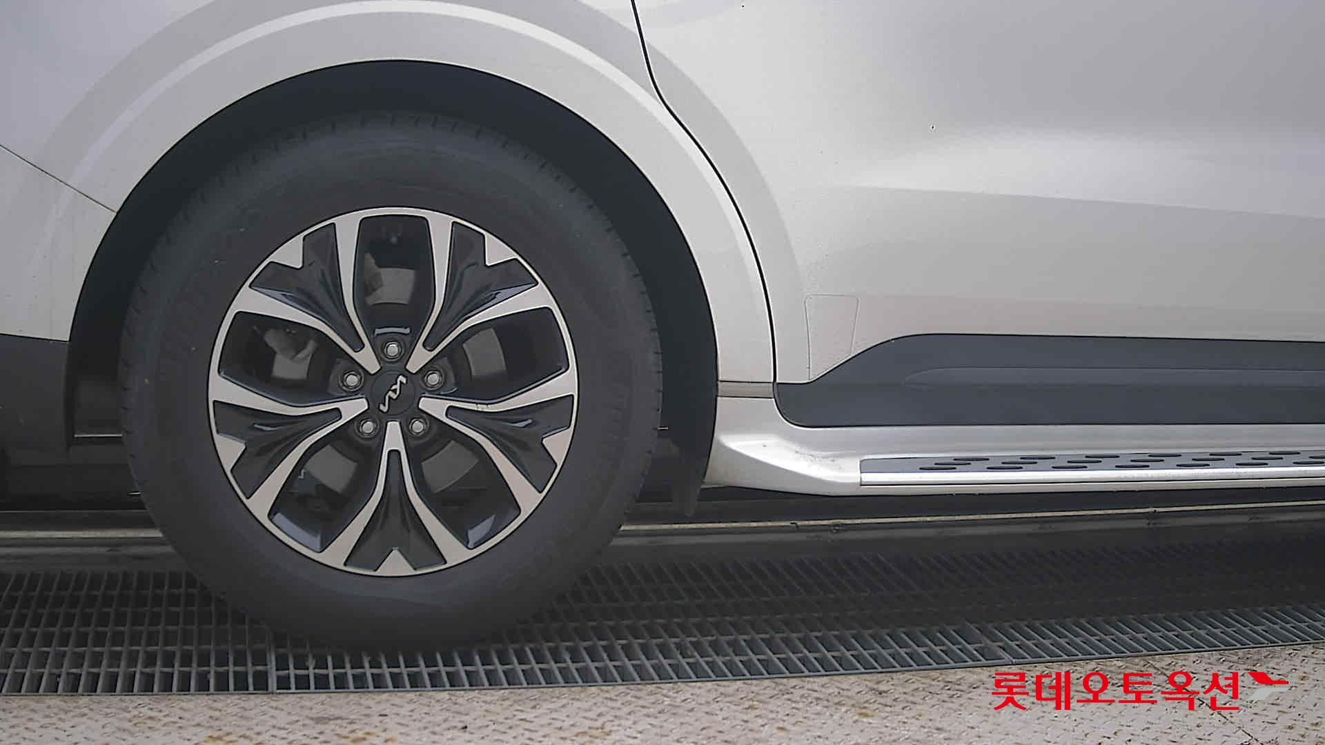 2022 - kia carnival