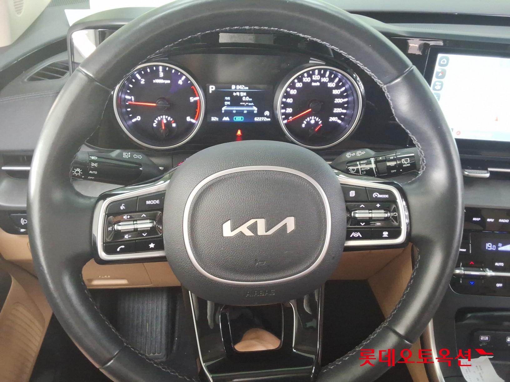 2022 - kia carnival