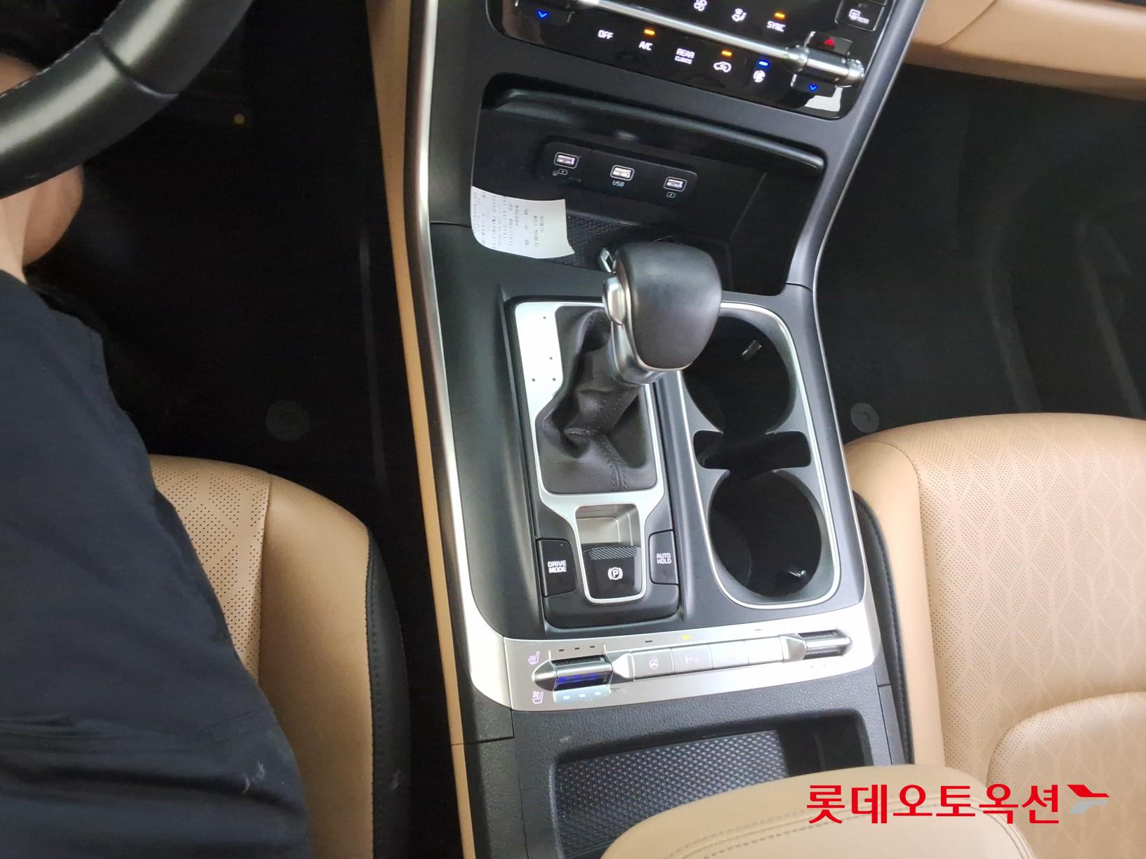 2022 - kia carnival