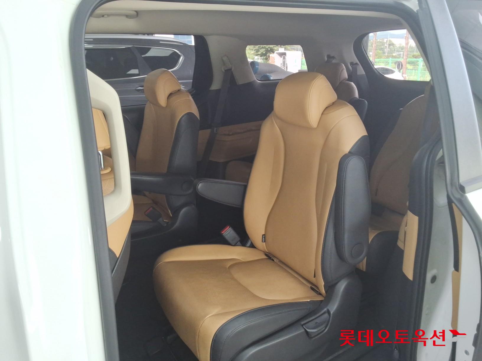 2022 - kia carnival