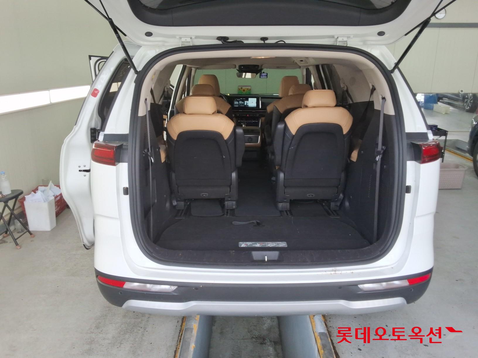 2022 - kia carnival
