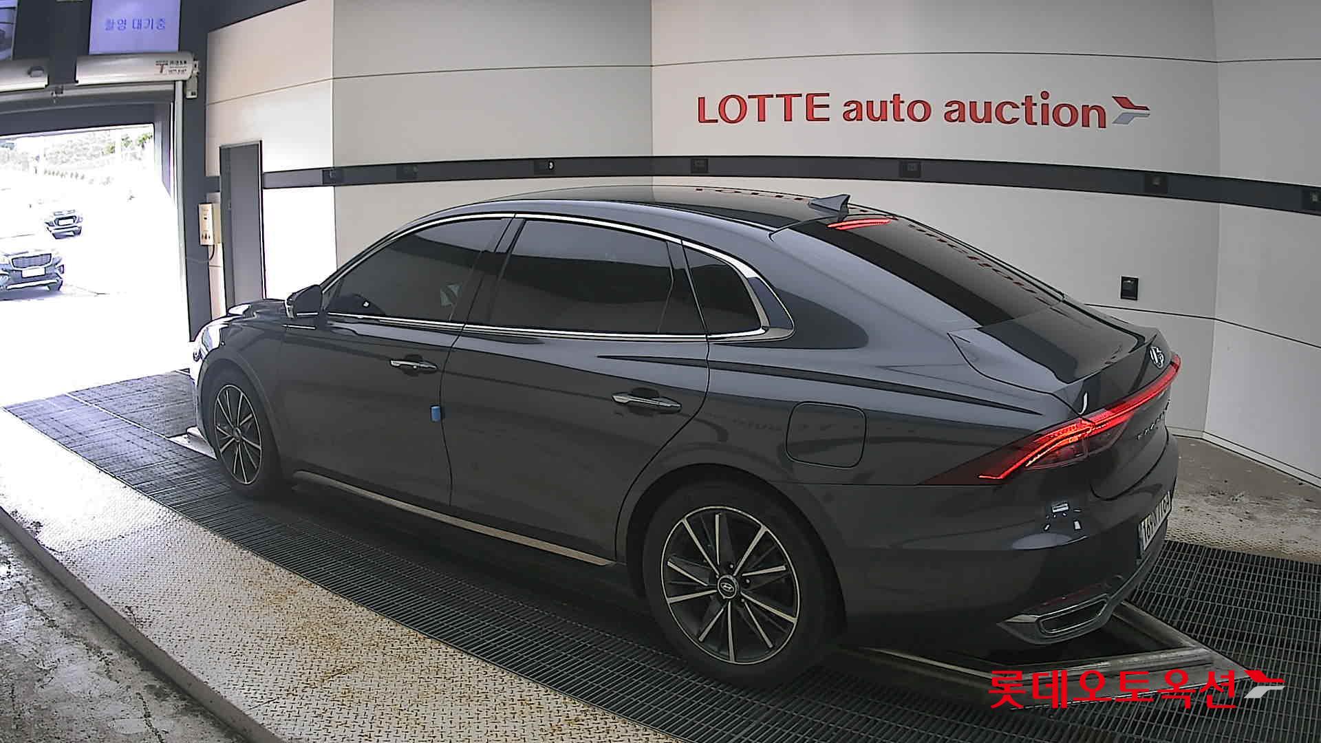2022 - hyundai grandeur